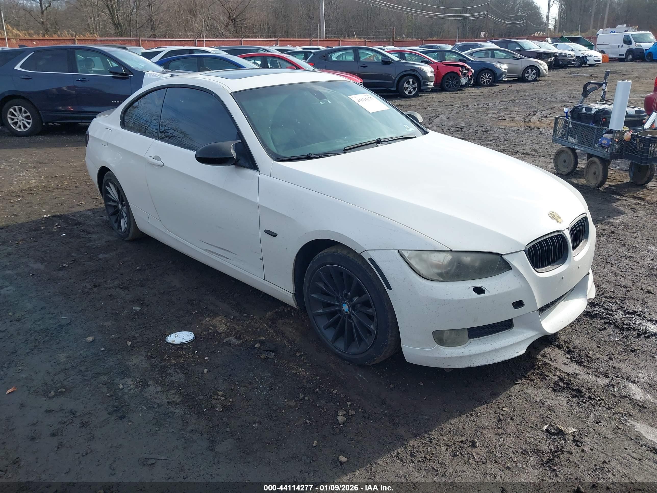 BMW 328XI image 6