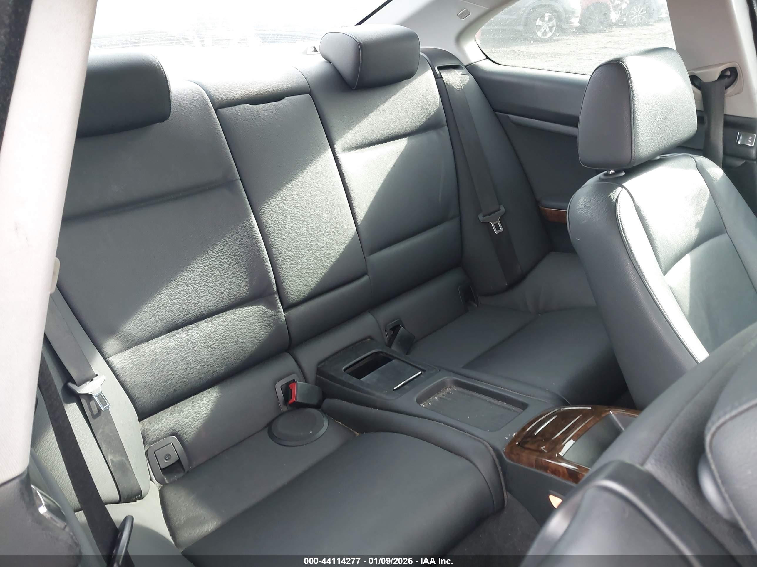 BMW 328XI image 8