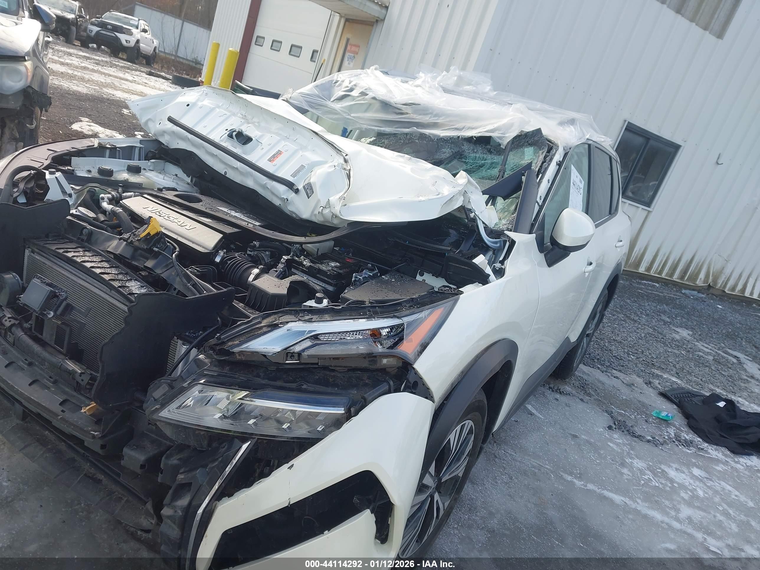 NISSAN ROGUE image 2