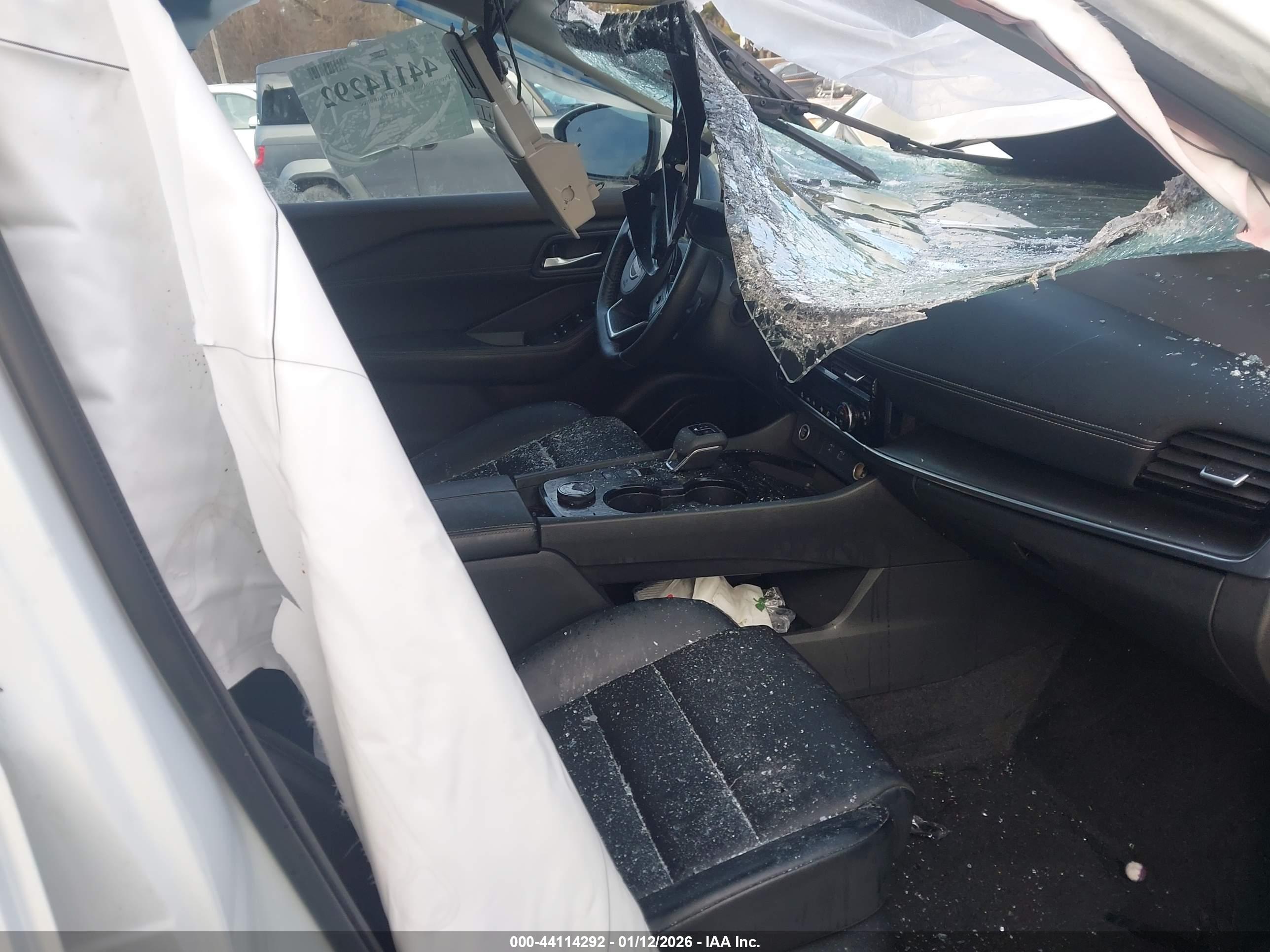 NISSAN ROGUE image 5