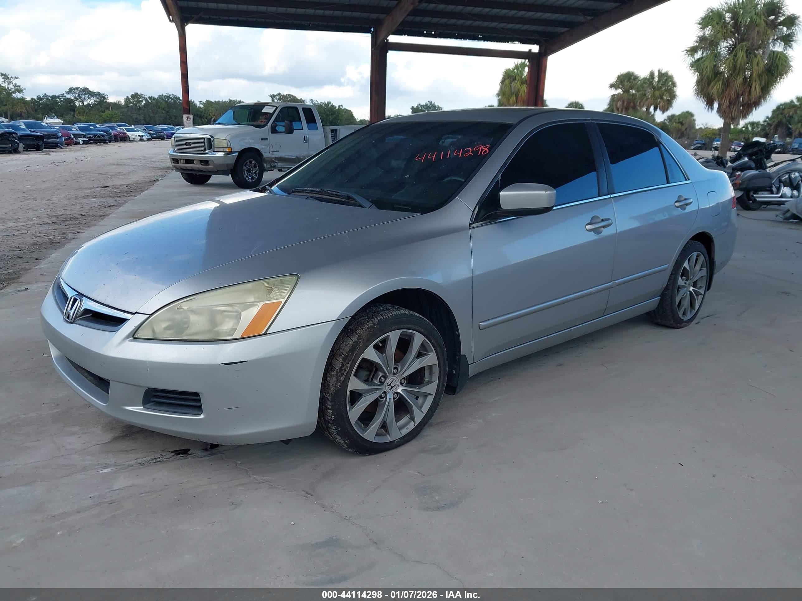 HONDA ACCORD image 2
