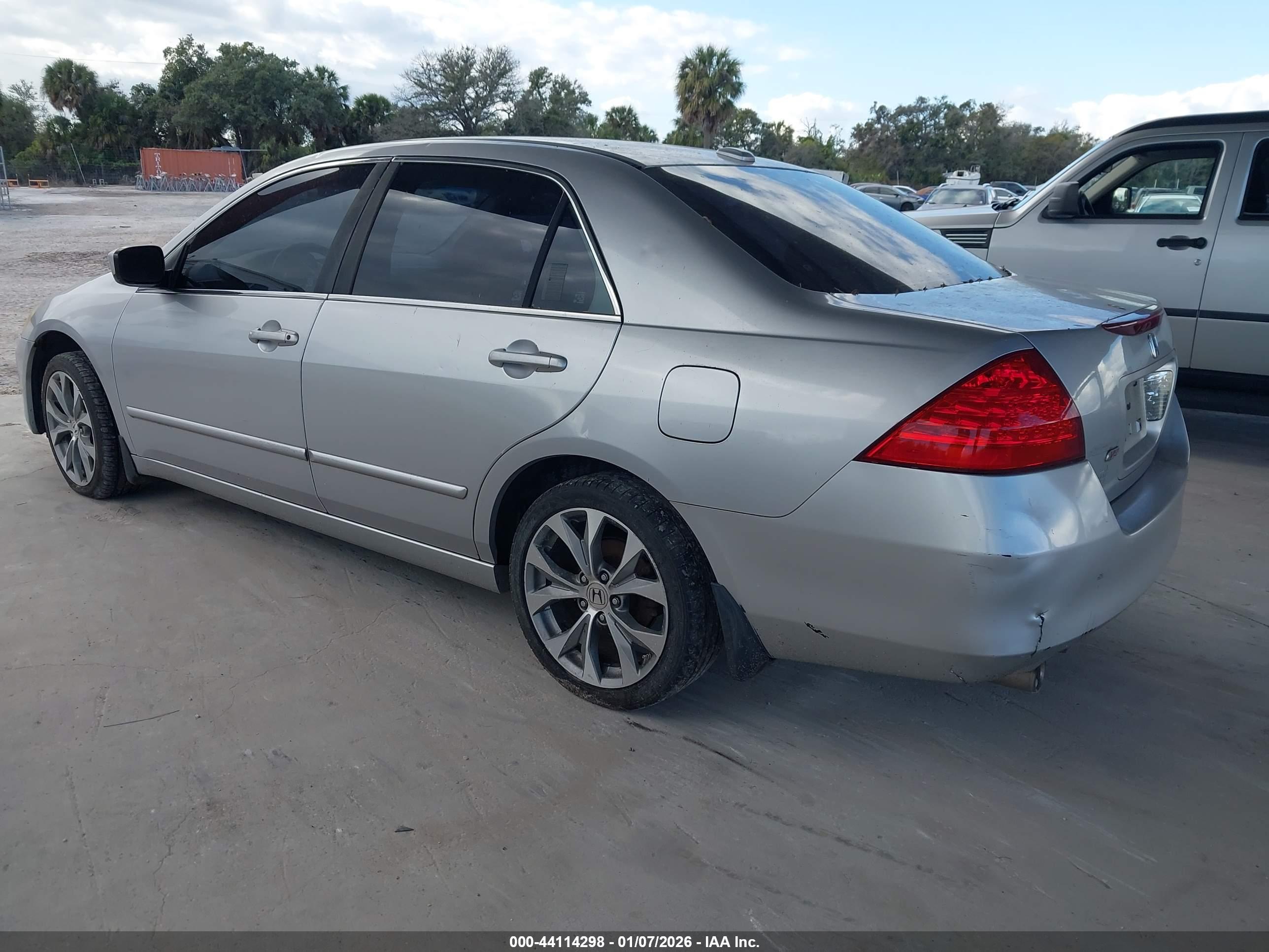 HONDA ACCORD image 3
