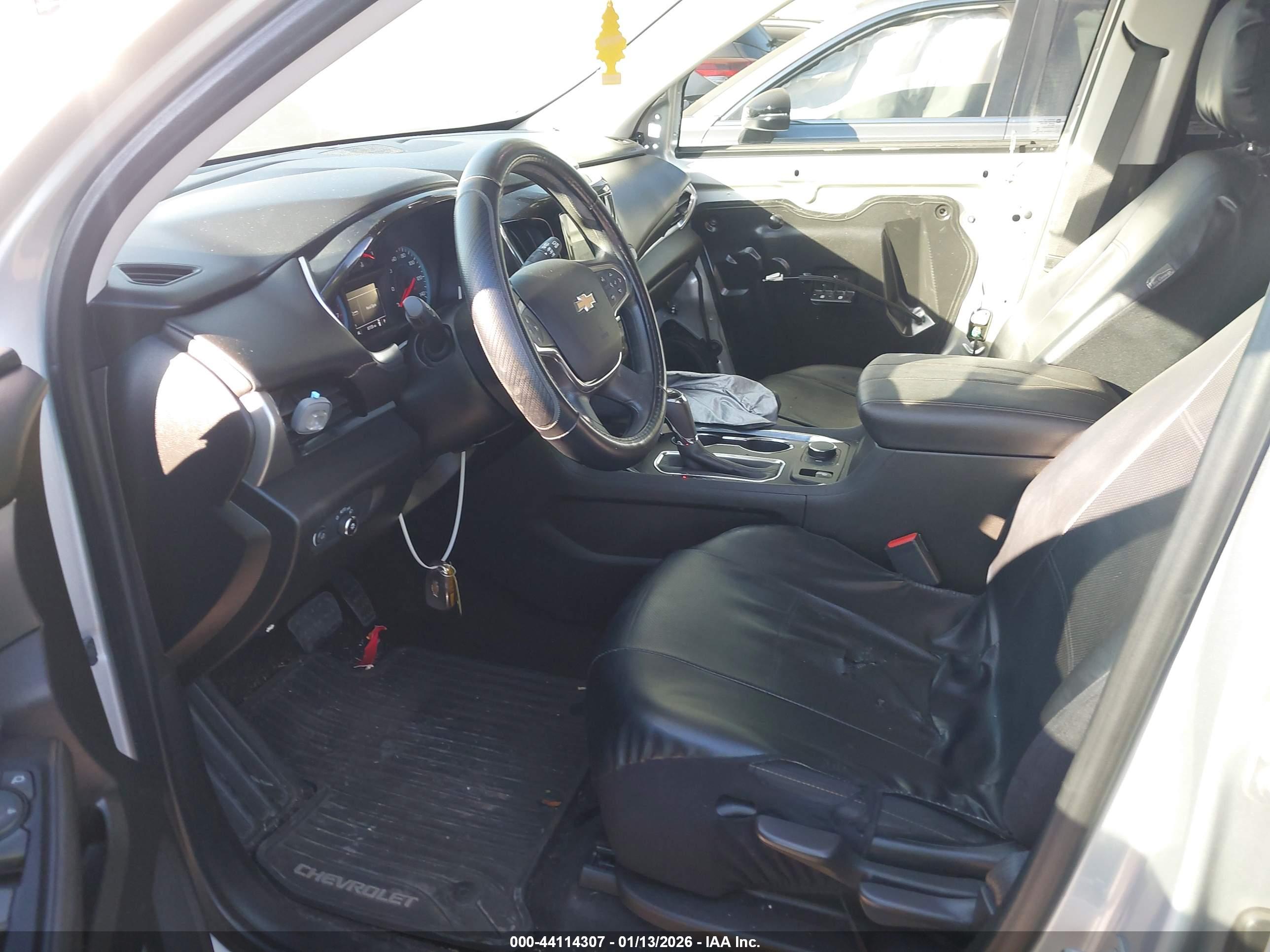 CHEVROLET TRAVERSE image 5
