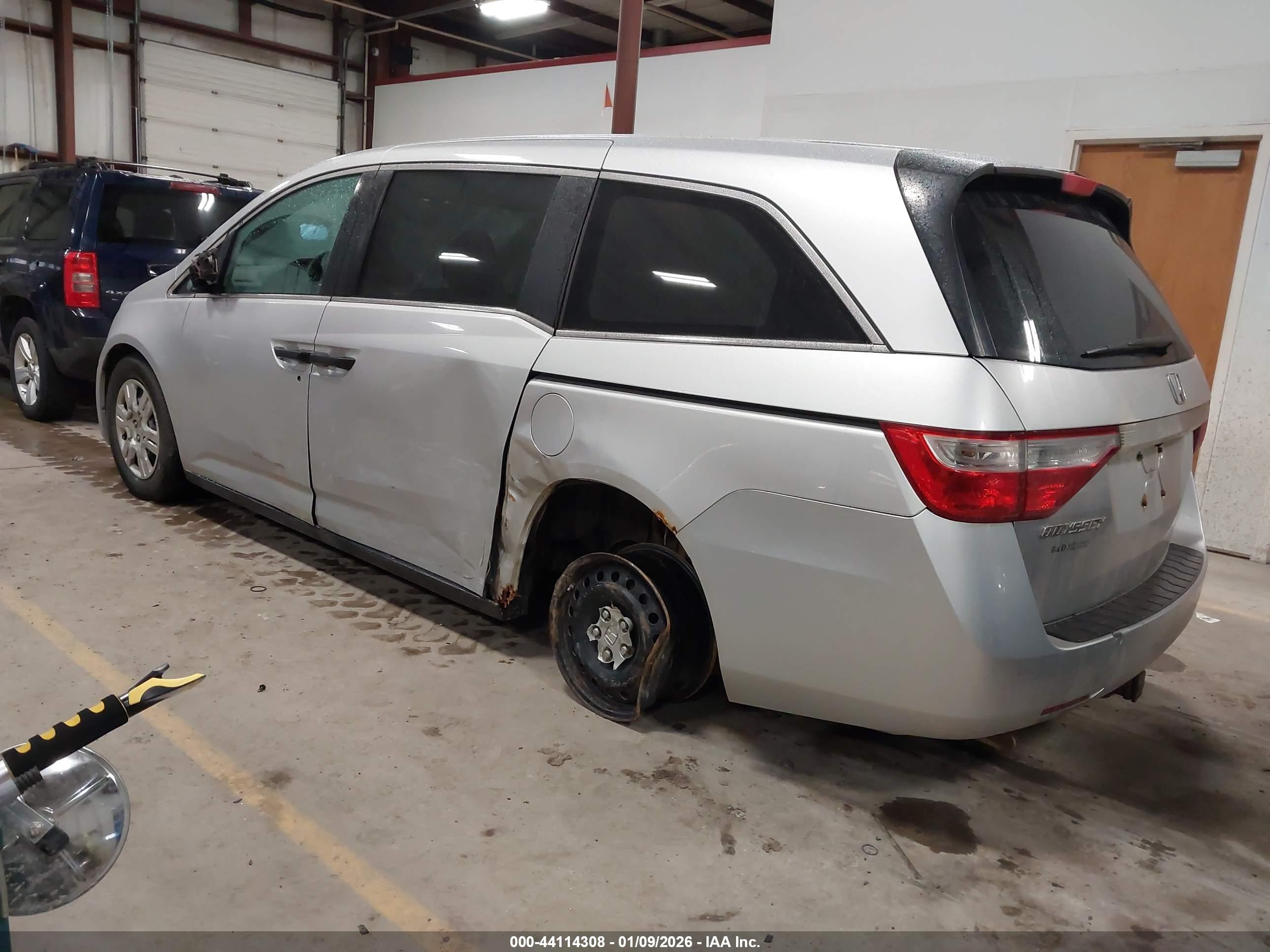 HONDA ODYSSEY image 3