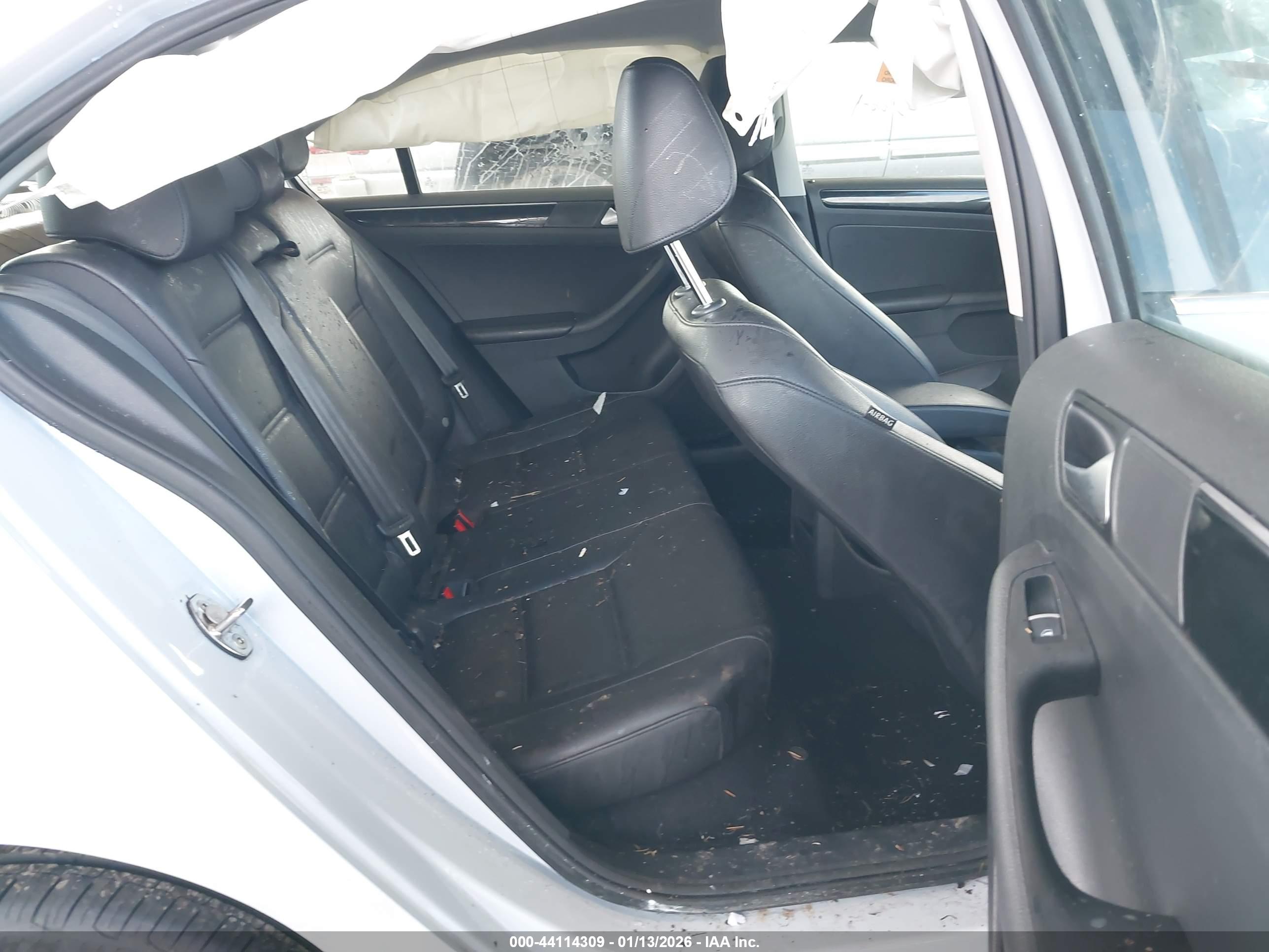 VOLKSWAGEN JETTA image 8