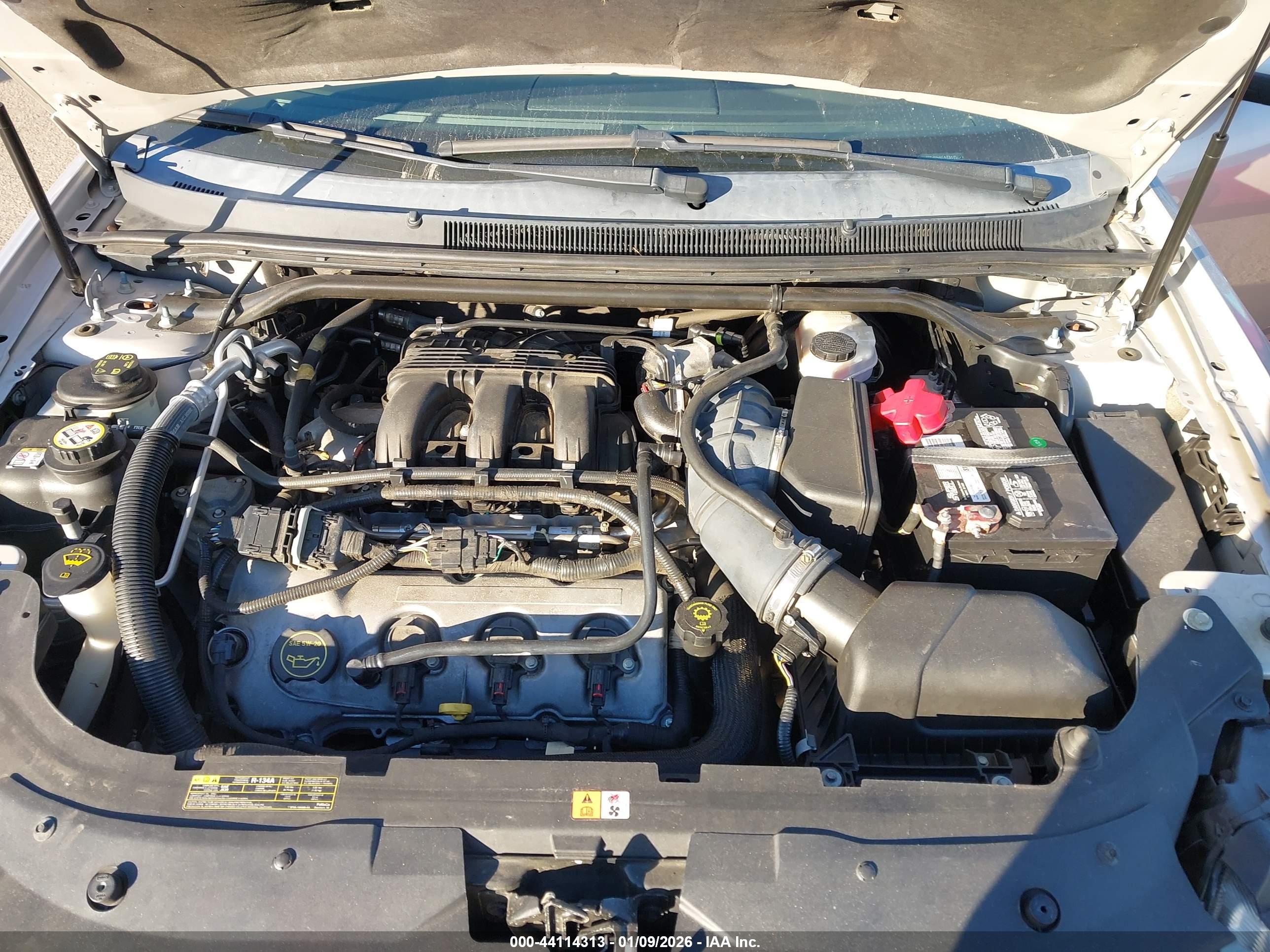FORD TAURUS image 10