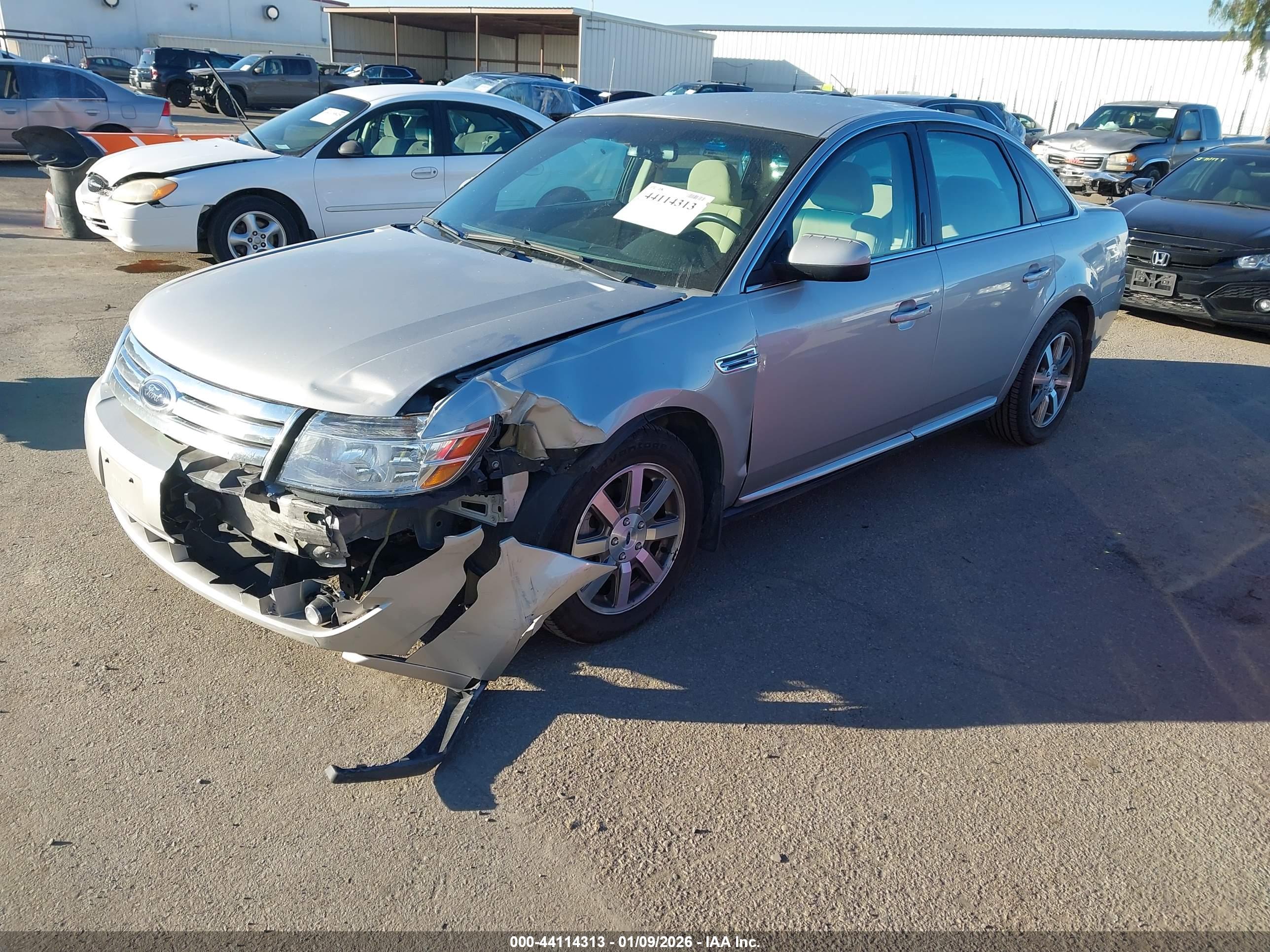 FORD TAURUS image 2
