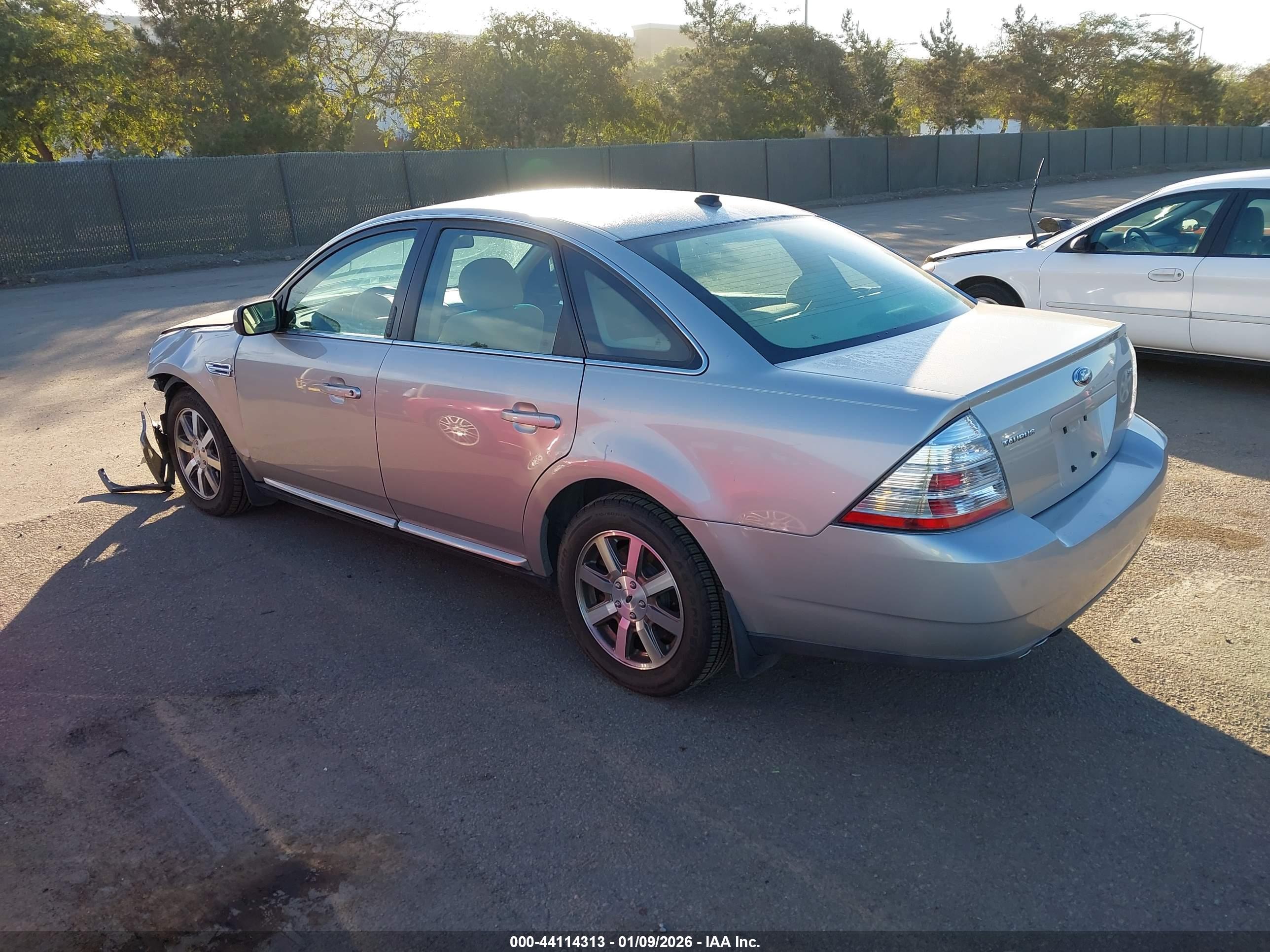 FORD TAURUS image 3