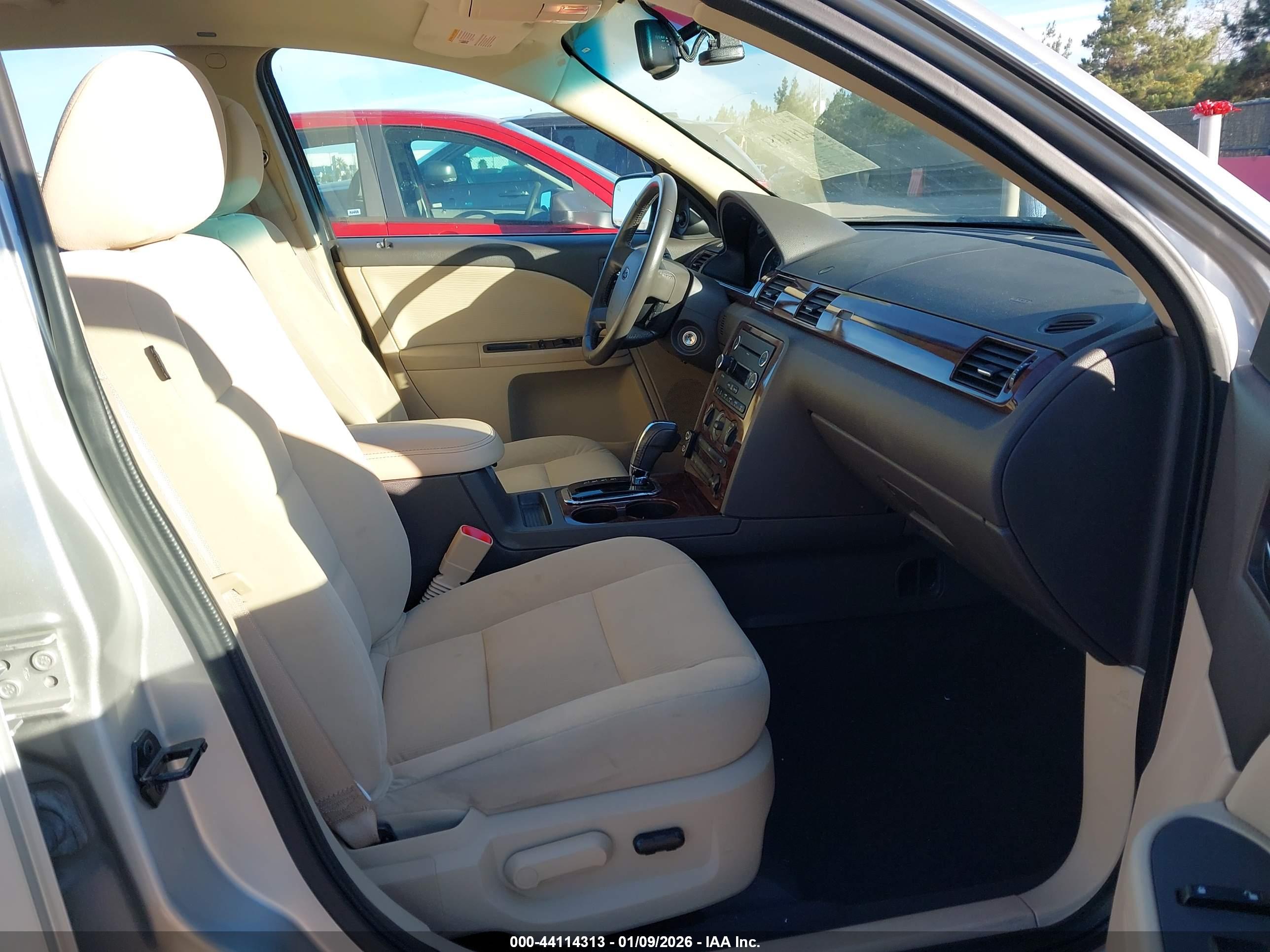 FORD TAURUS image 5