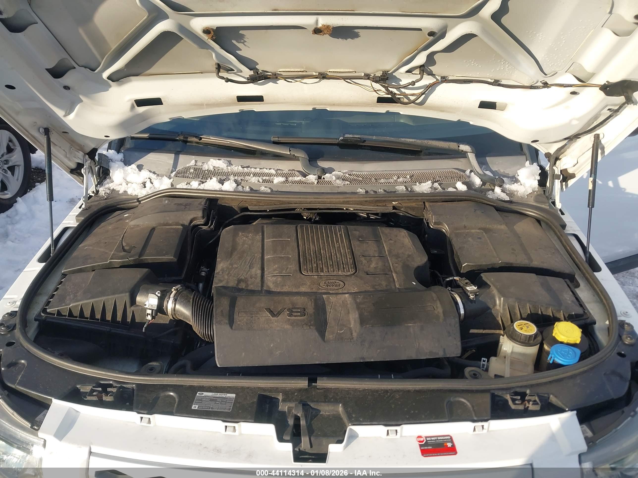 LAND ROVER image 10