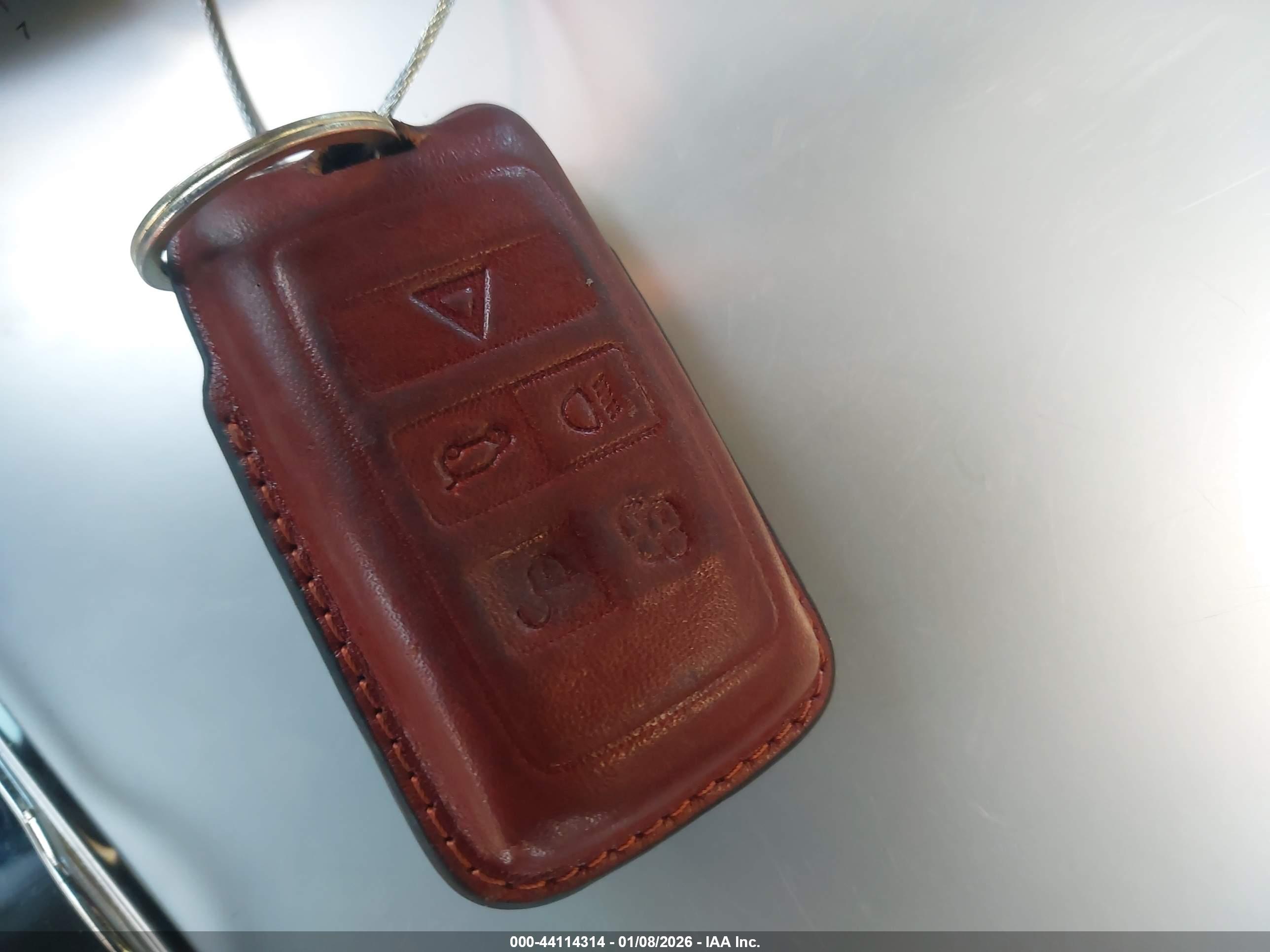 LAND ROVER image 11
