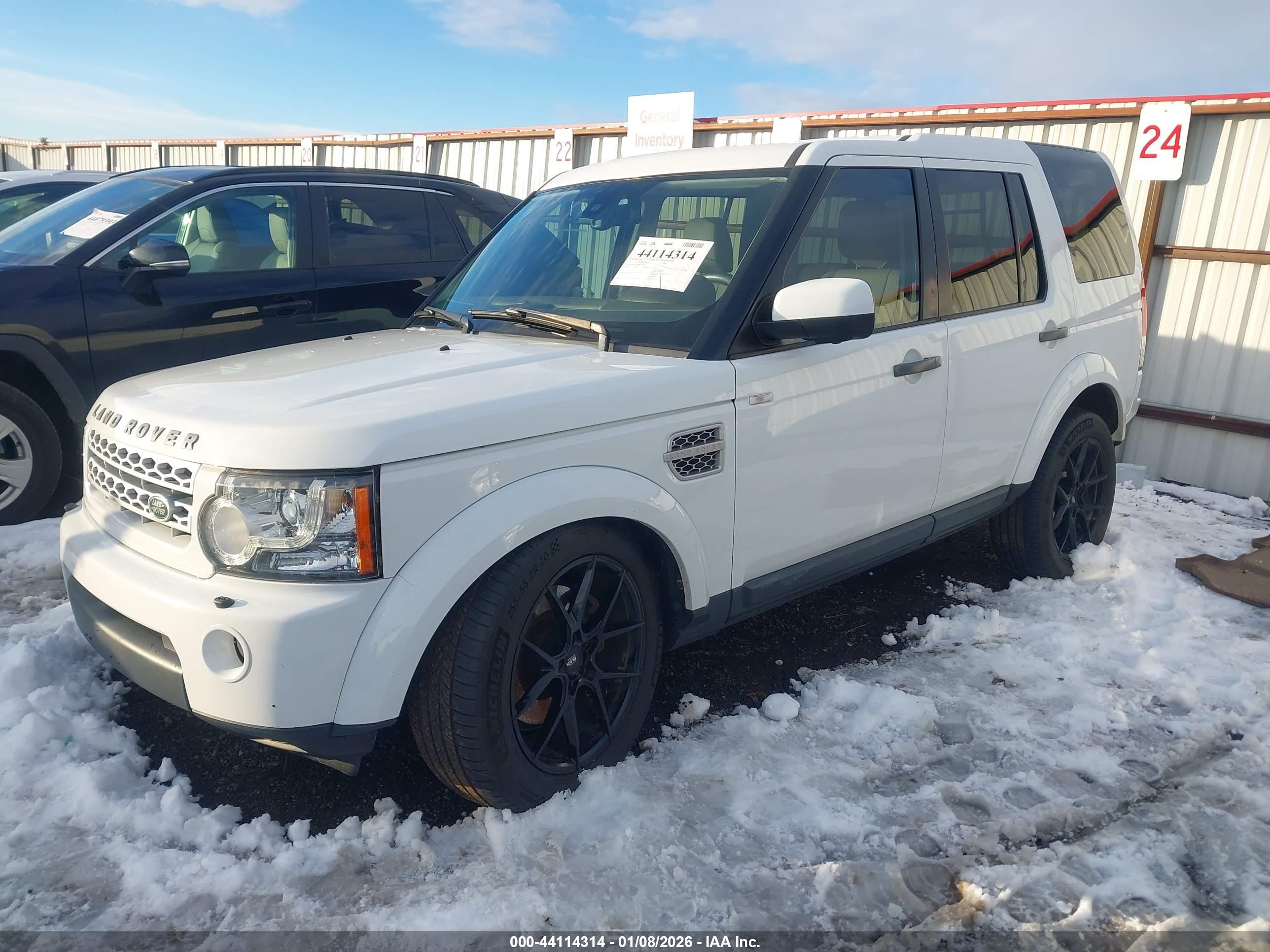 LAND ROVER image 2