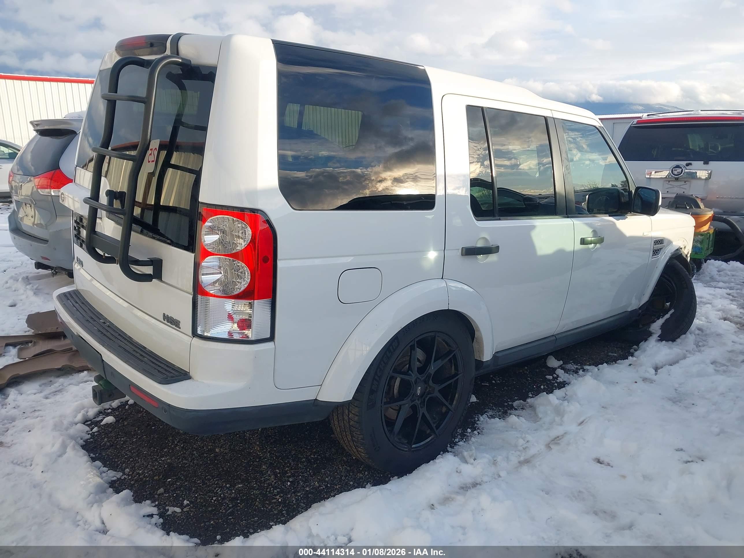 LAND ROVER image 4