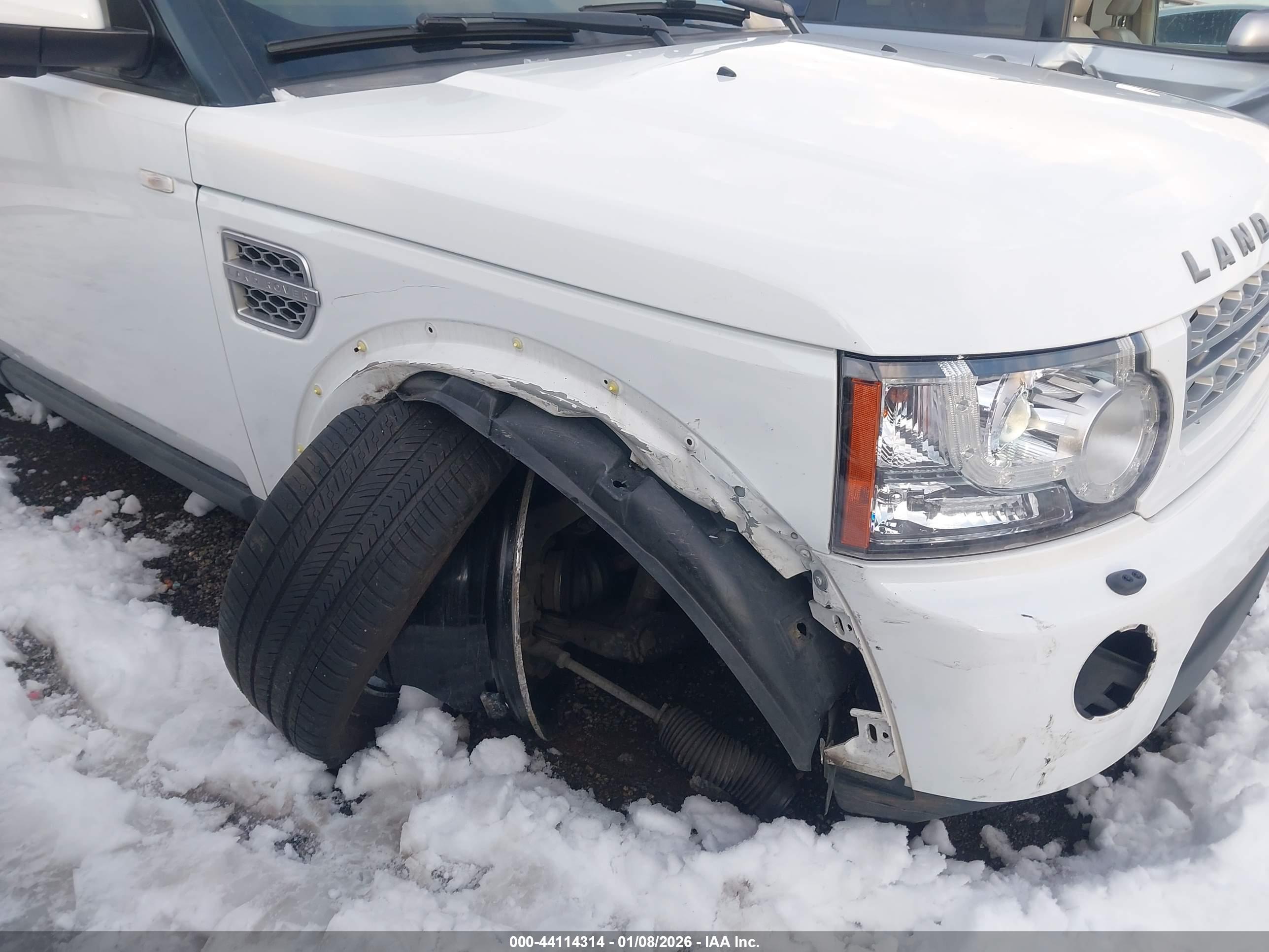 LAND ROVER image 6