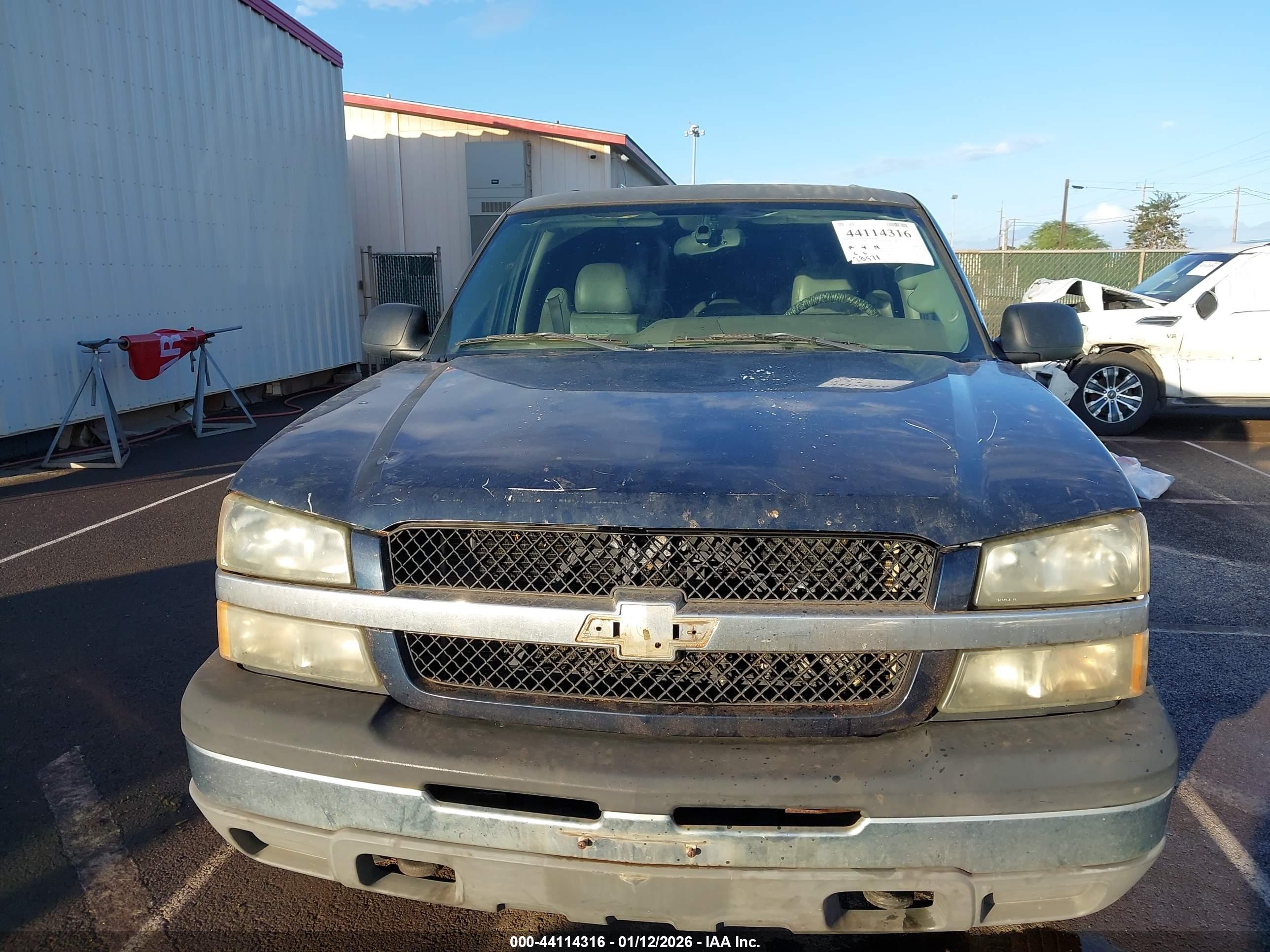 CHEVROLET SILVERADO image 6
