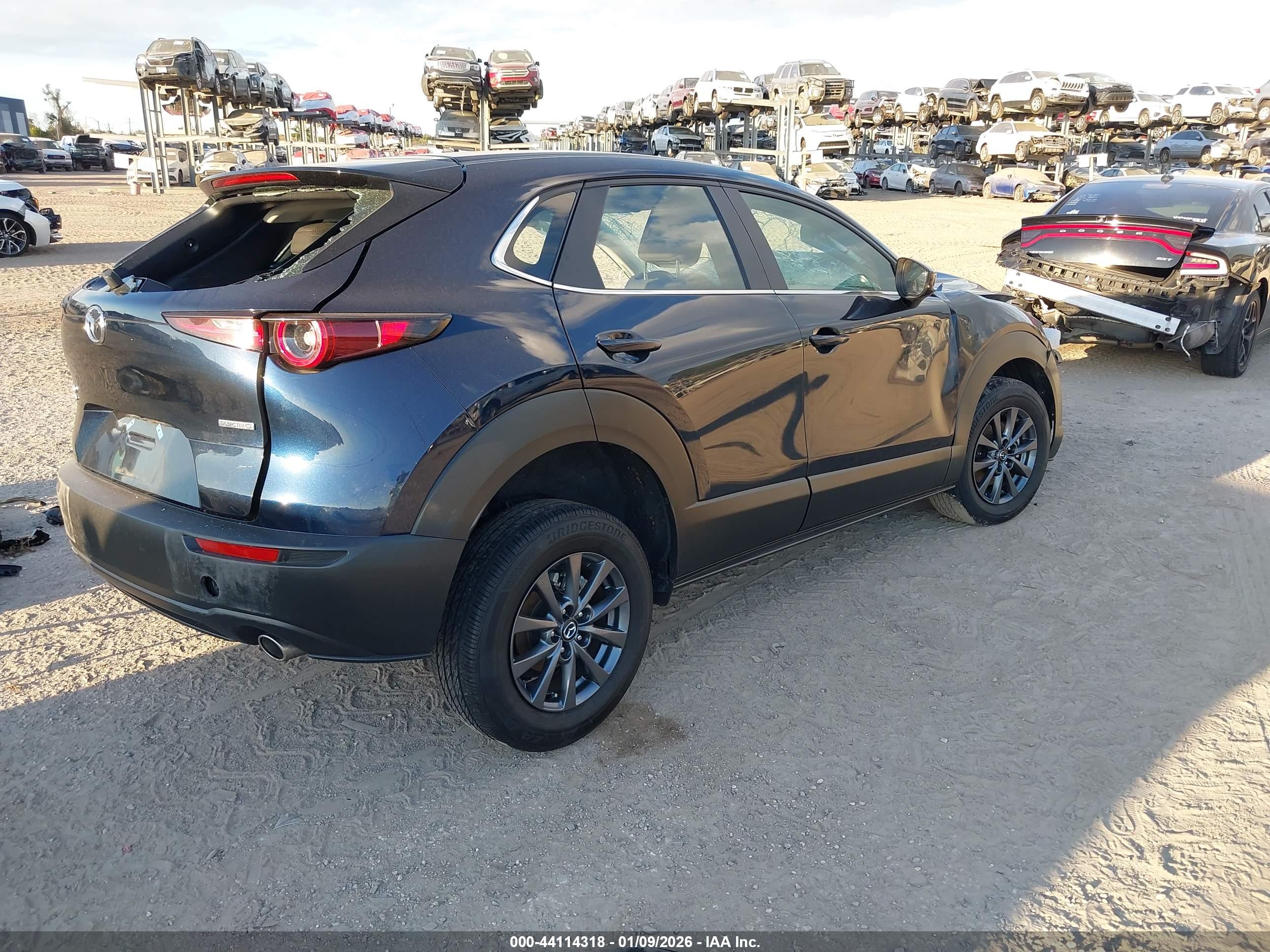 MAZDA CX-30 image 4