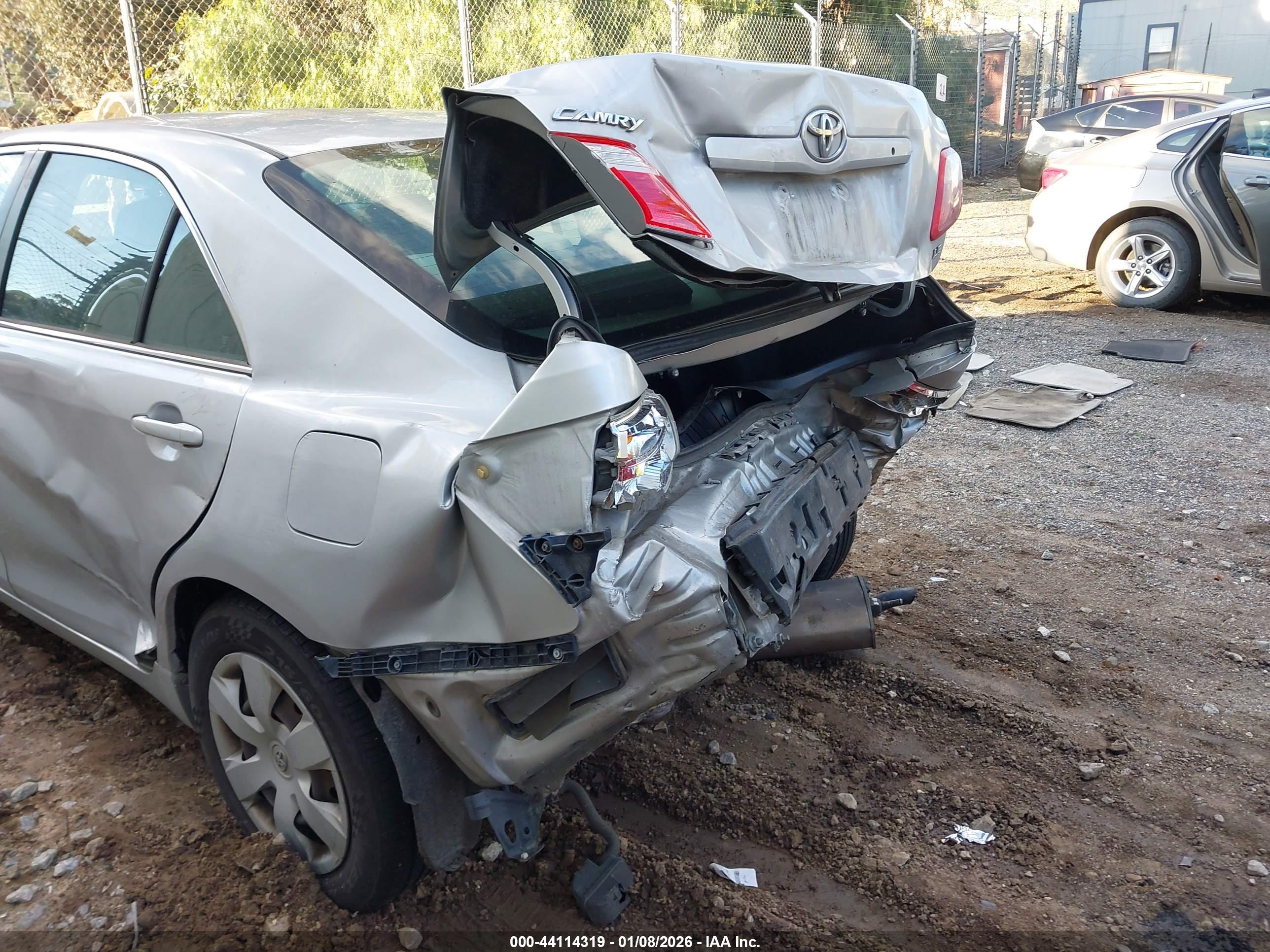 TOYOTA CAMRY image 6