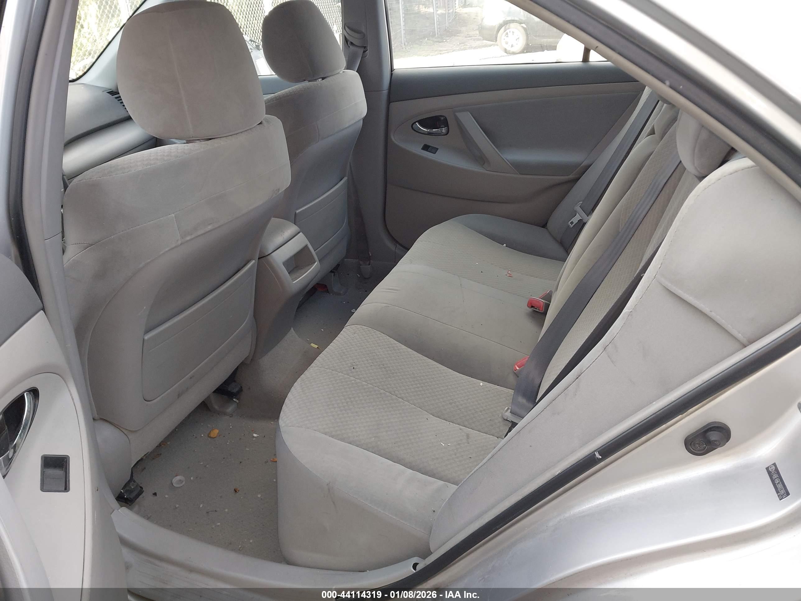 TOYOTA CAMRY image 8