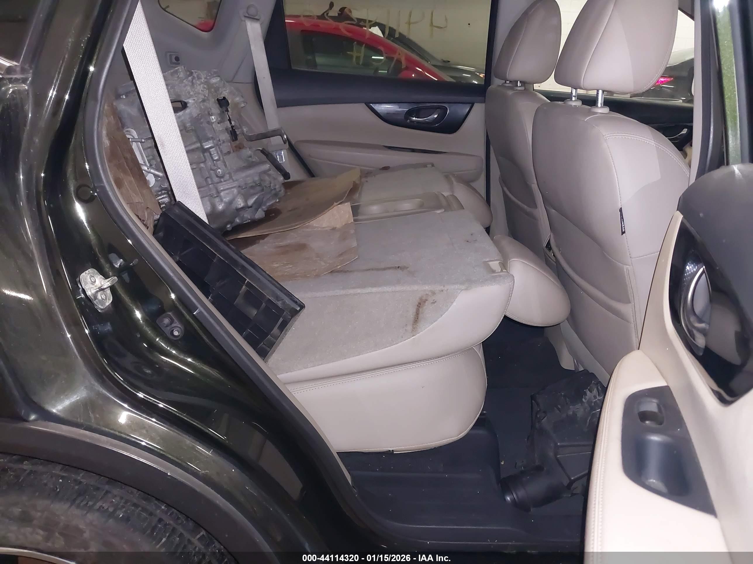 NISSAN ROGUE image 8