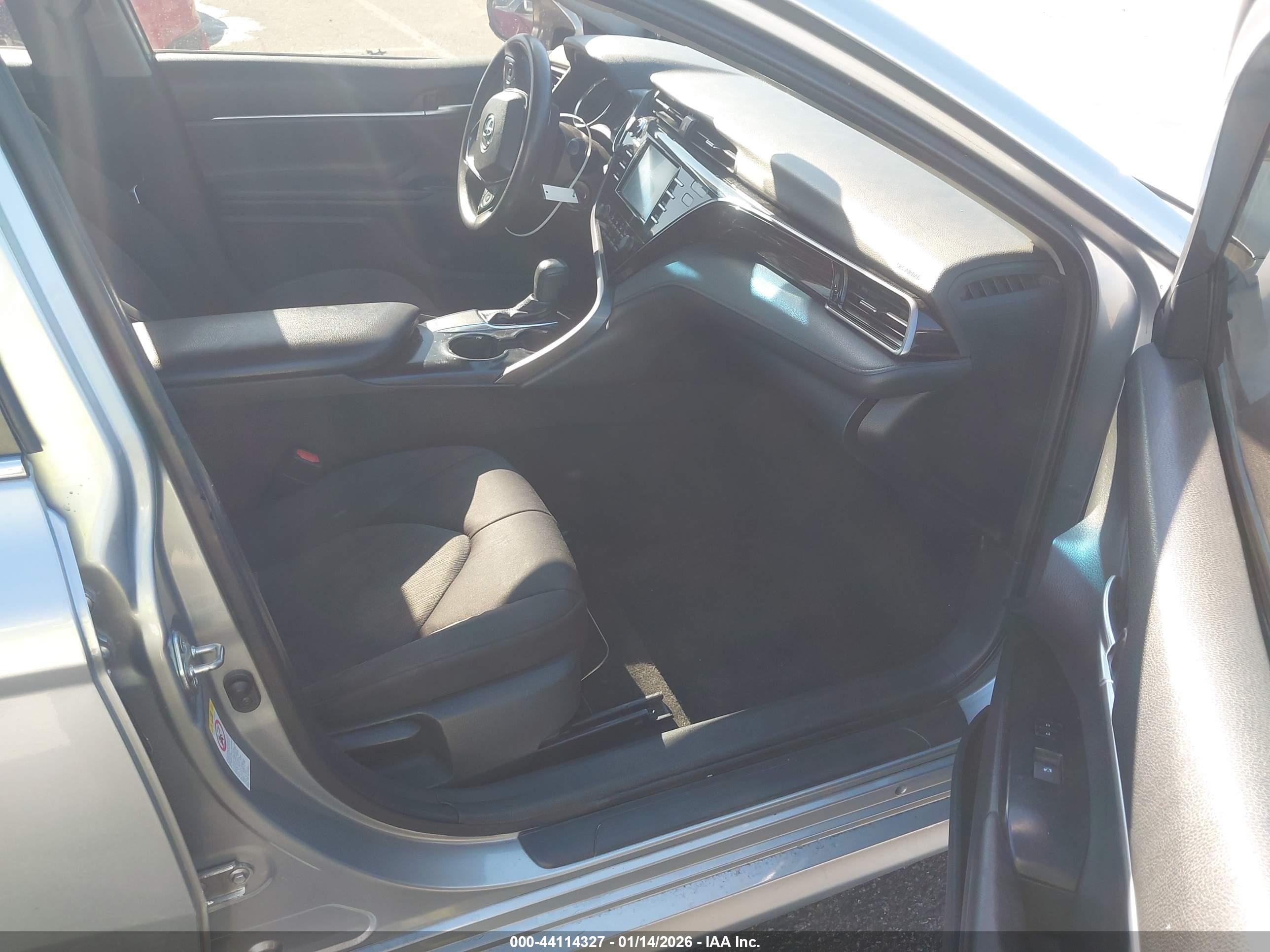 TOYOTA CAMRY image 5