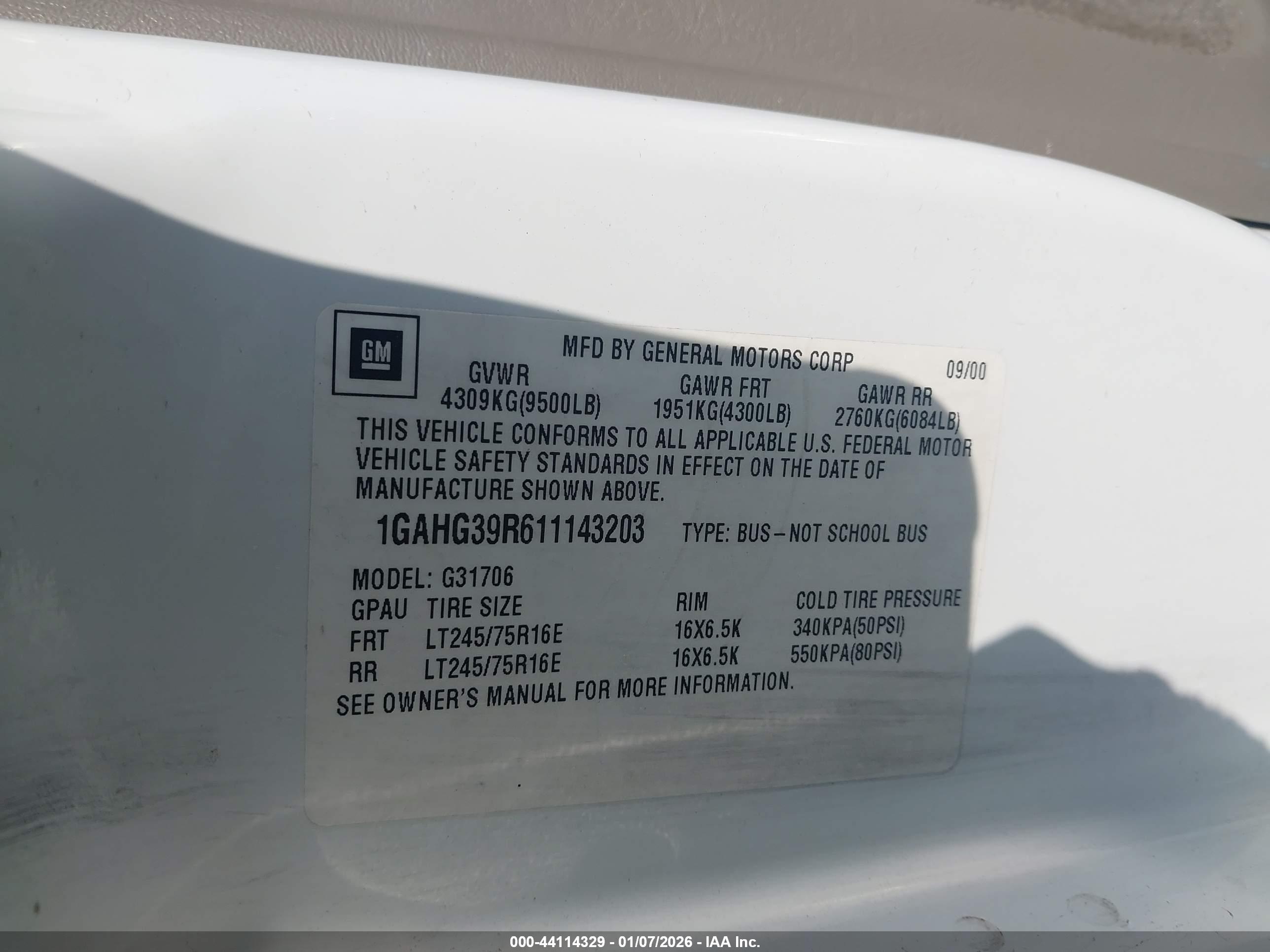 CHEVROLET EXPRESS image 9