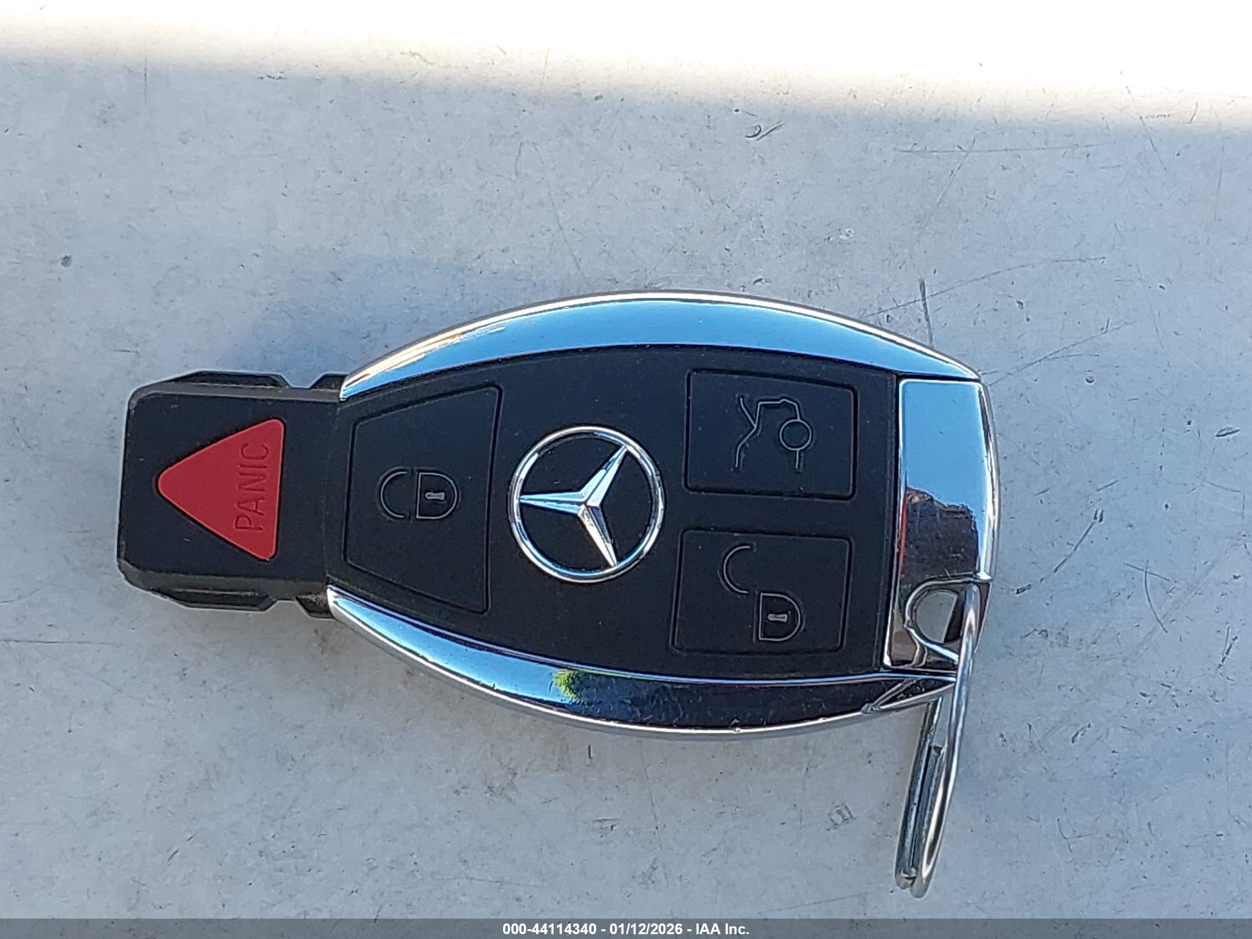 MERCEDES-BENZ E image 11