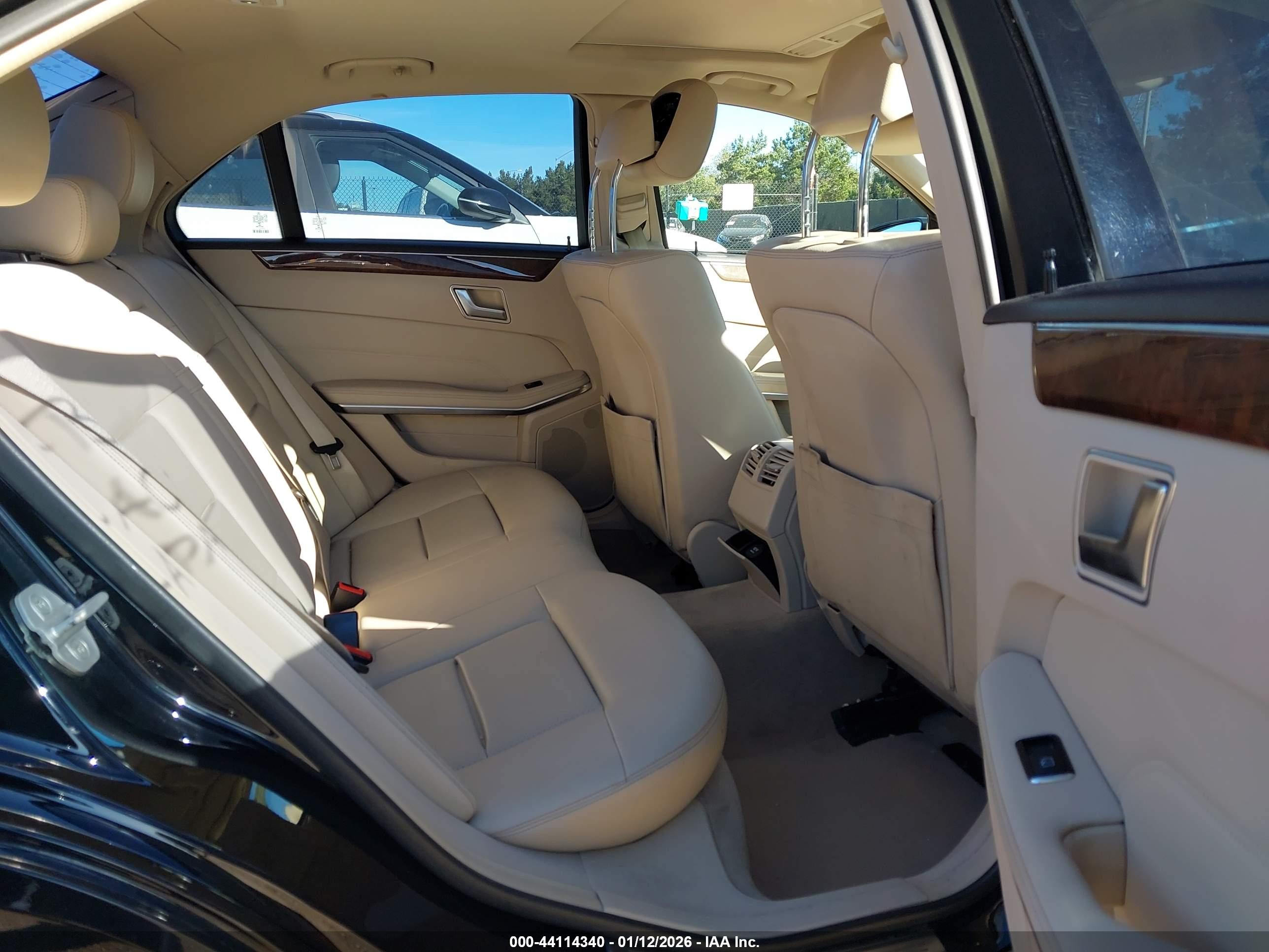 MERCEDES-BENZ E image 8