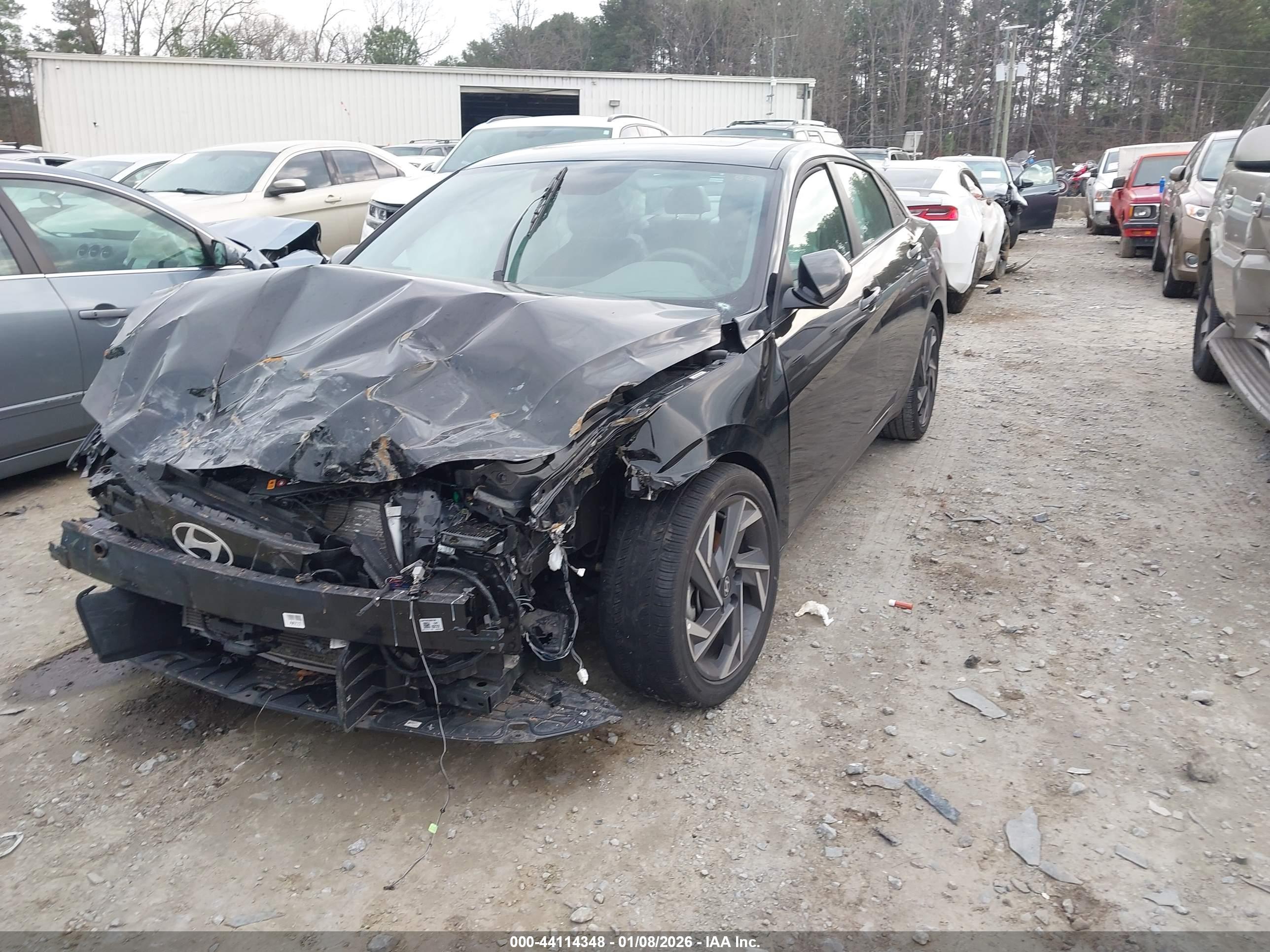 HYUNDAI ELANTRA image 2