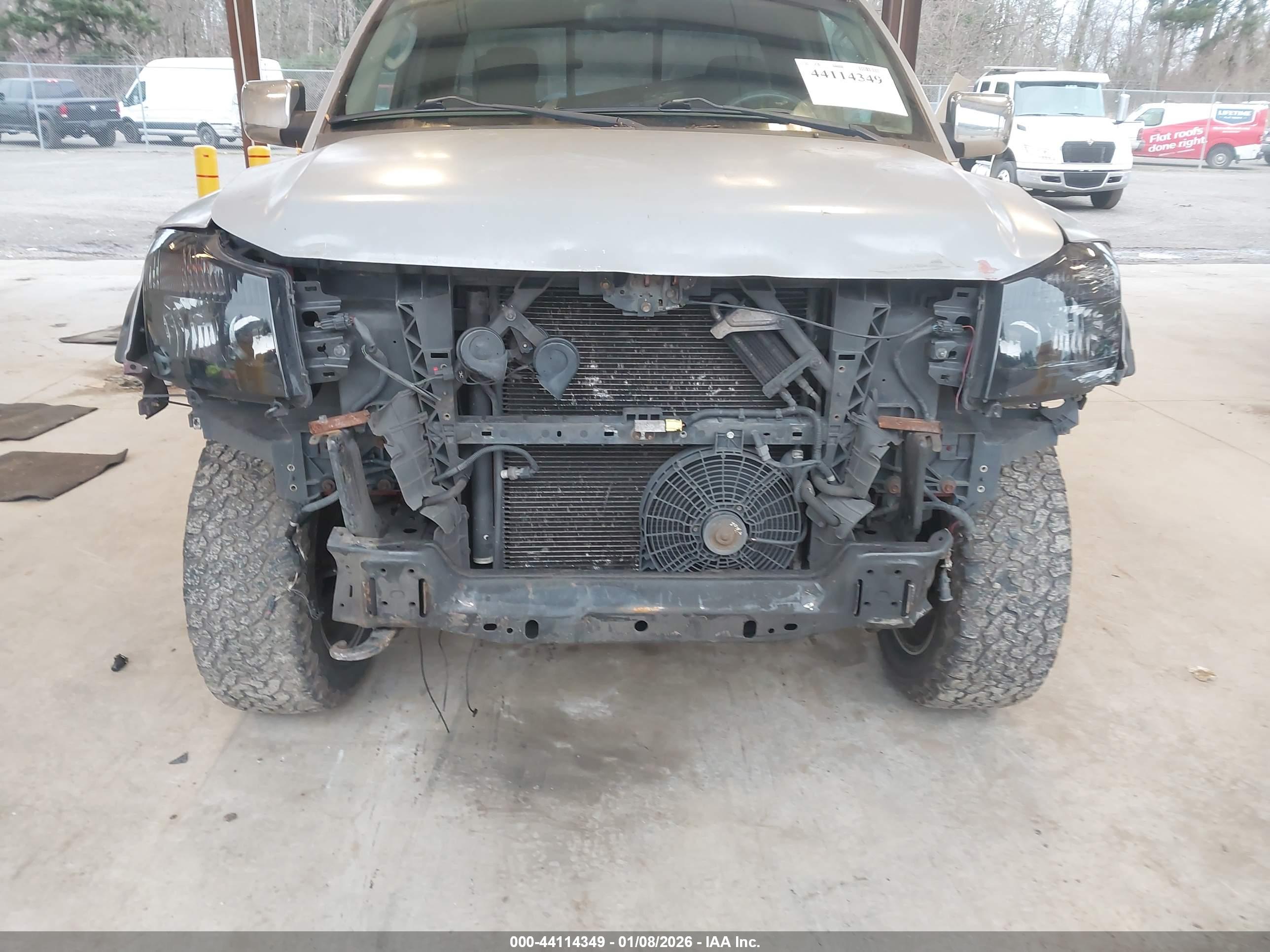 NISSAN TITAN image 6