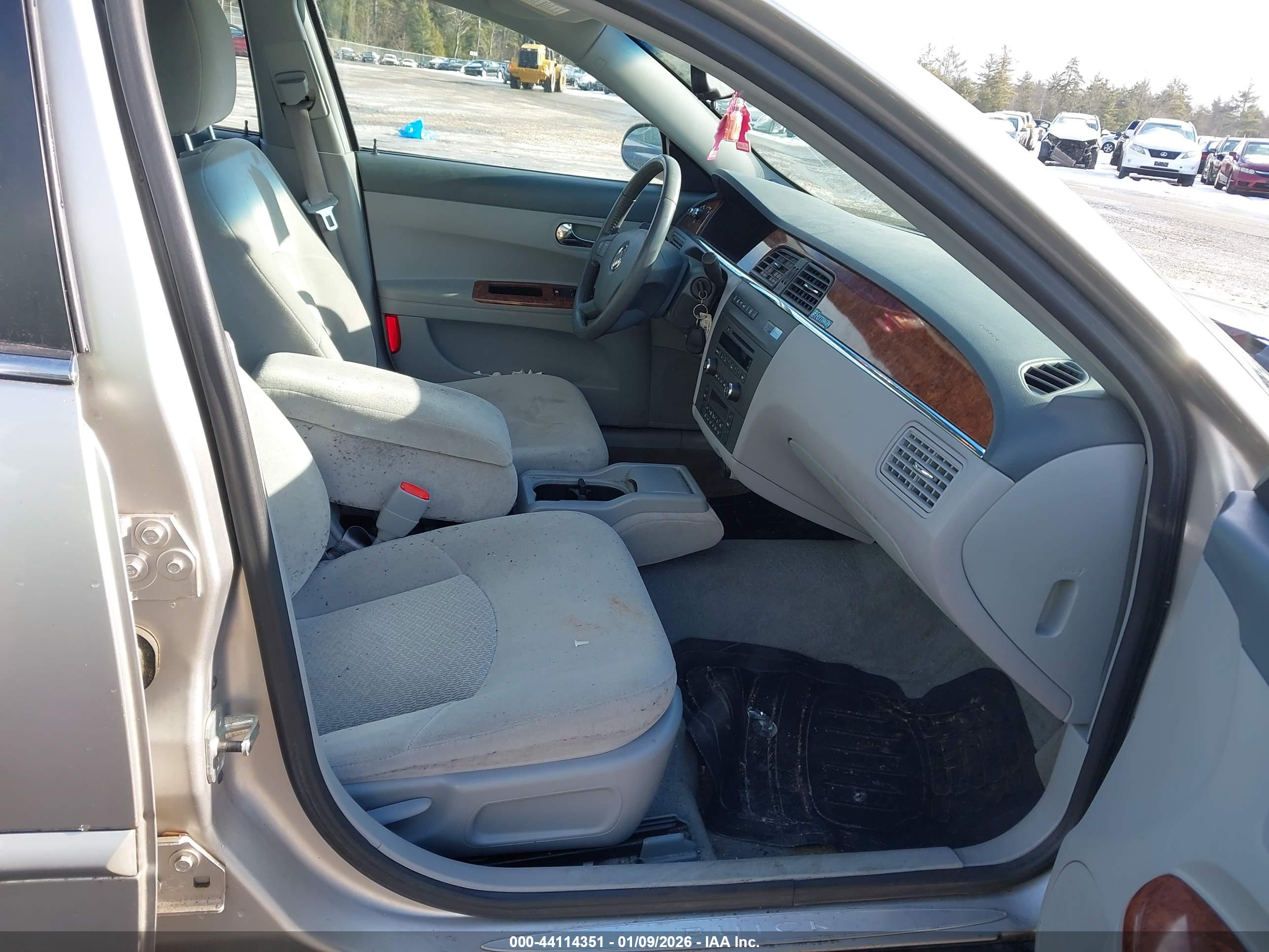 BUICK LACROSSE image 5