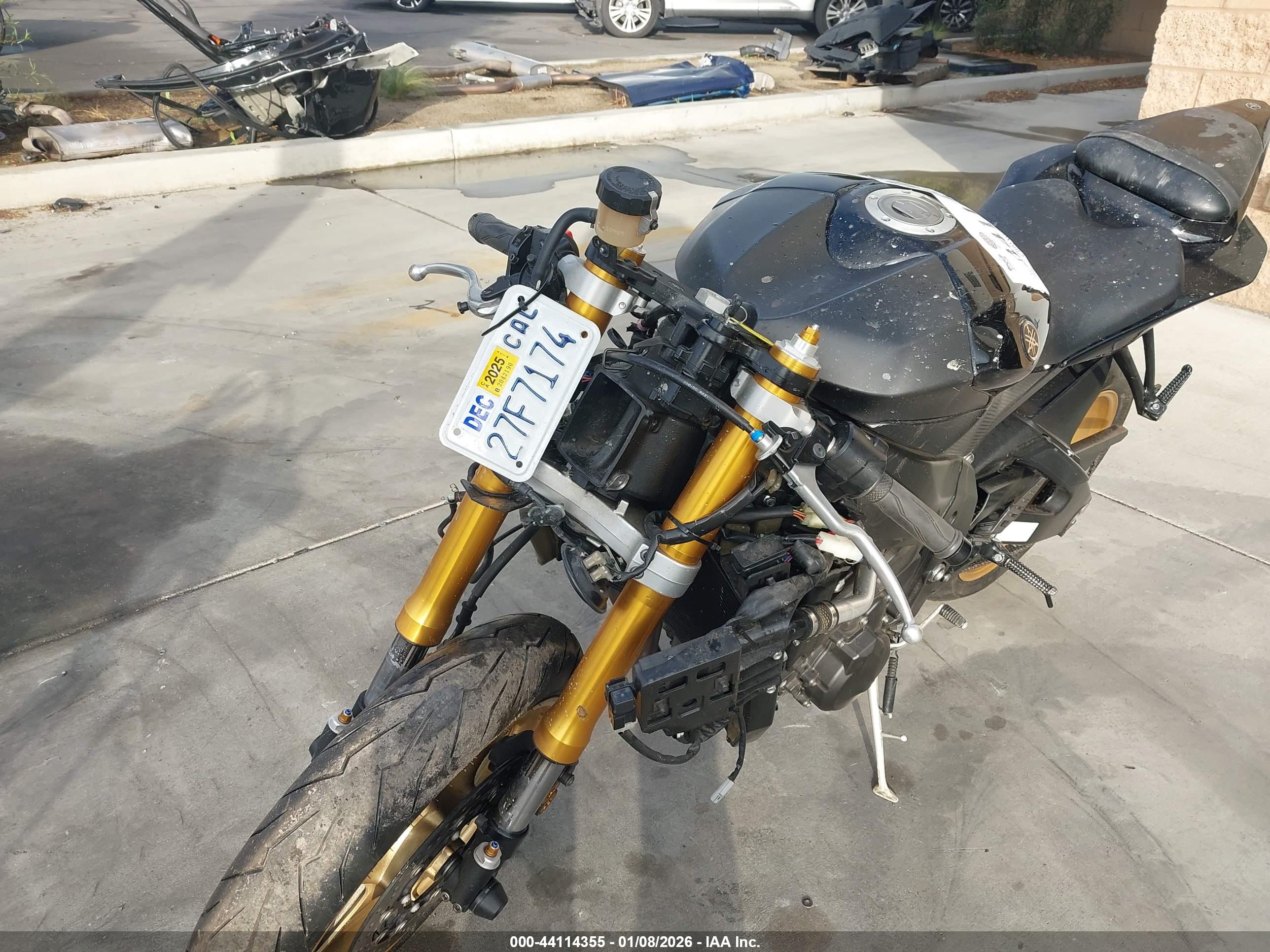 YAMAHA YZFR6 image 7