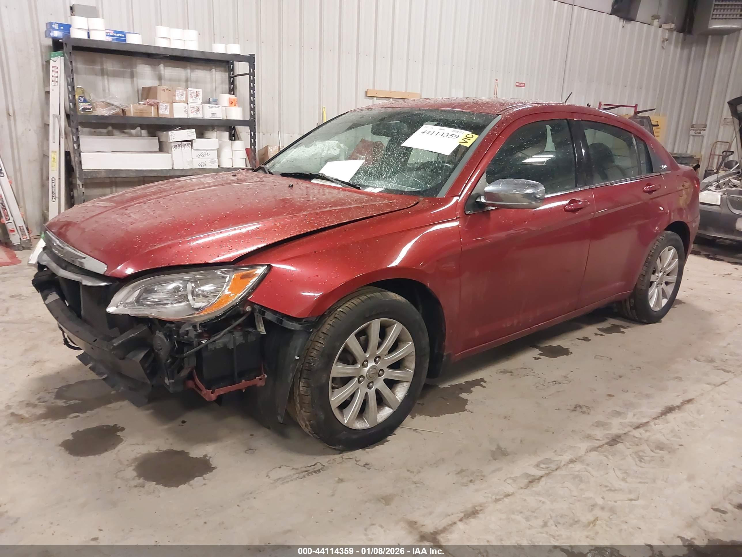 CHRYSLER 200 image 2