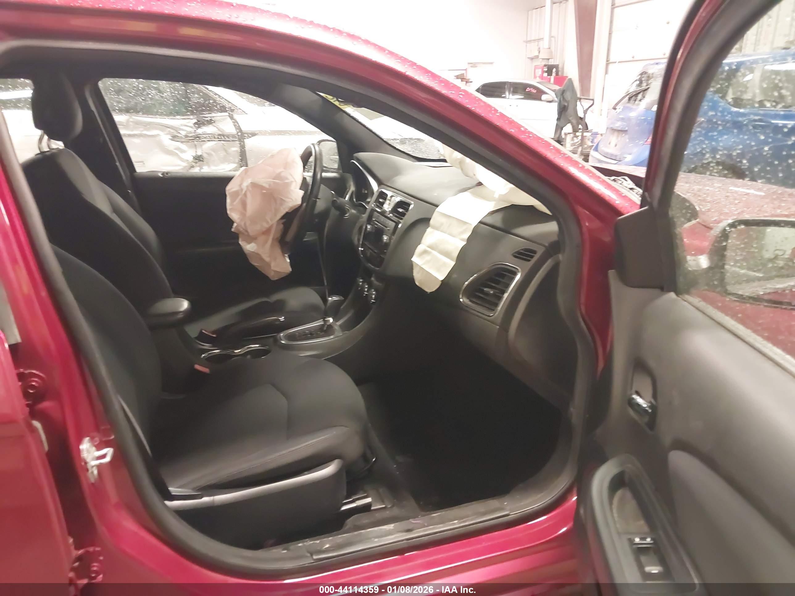 CHRYSLER 200 image 5