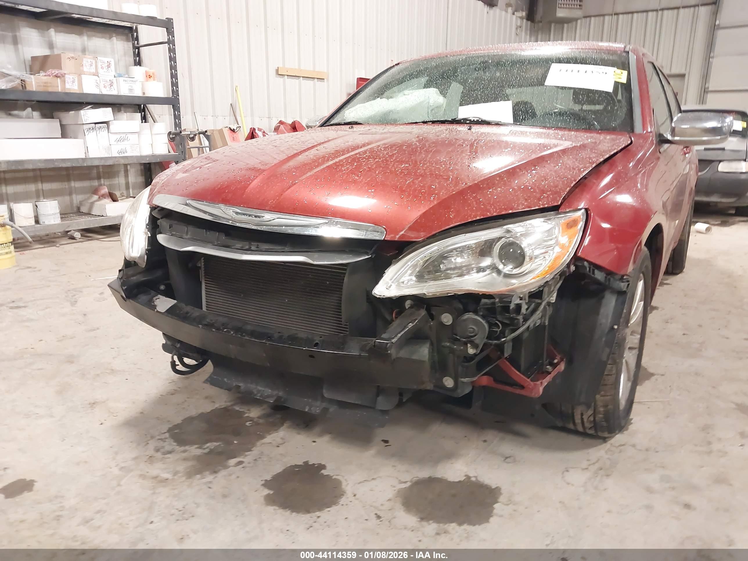 CHRYSLER 200 image 6