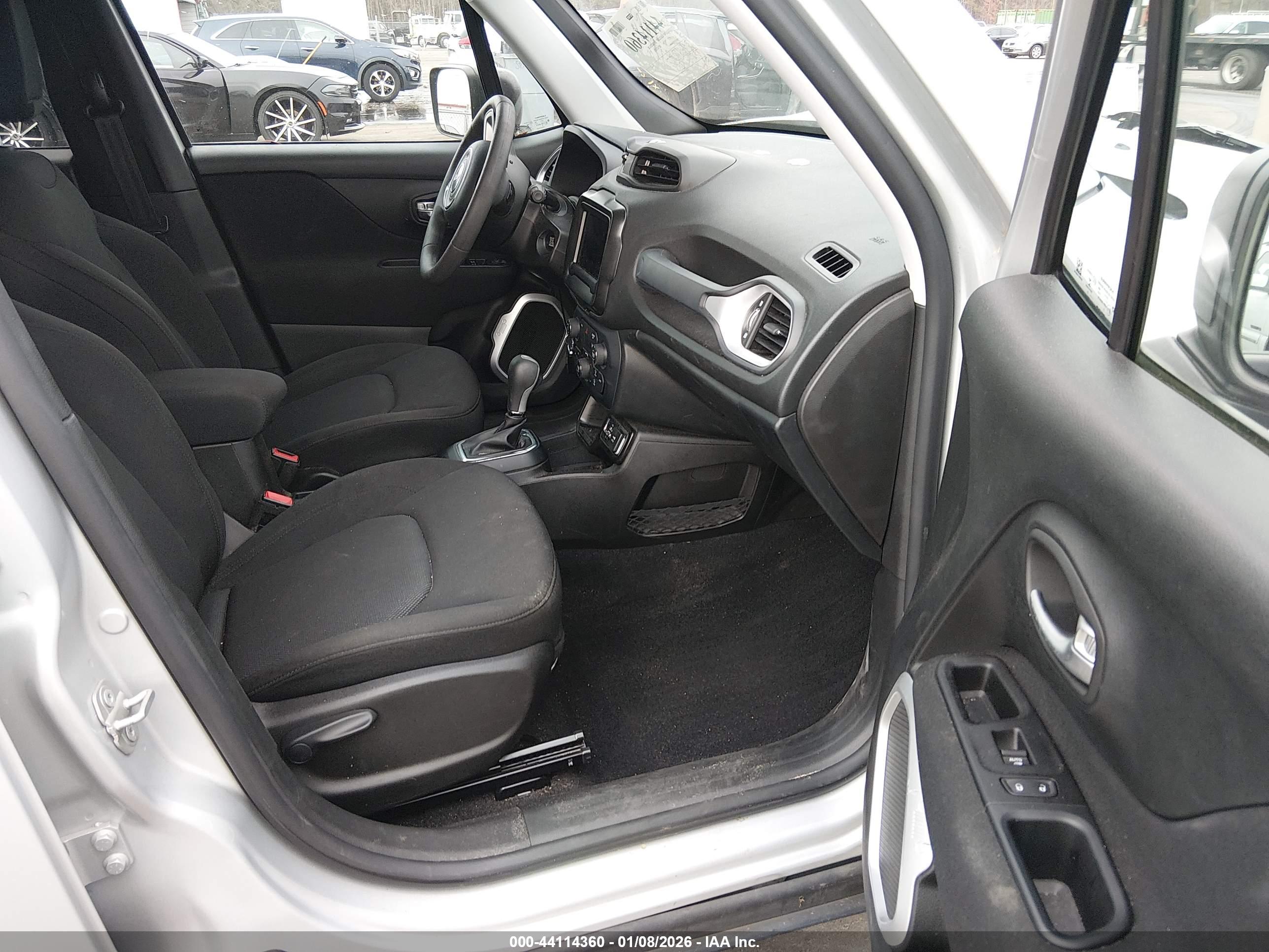 JEEP RENEGADE image 5