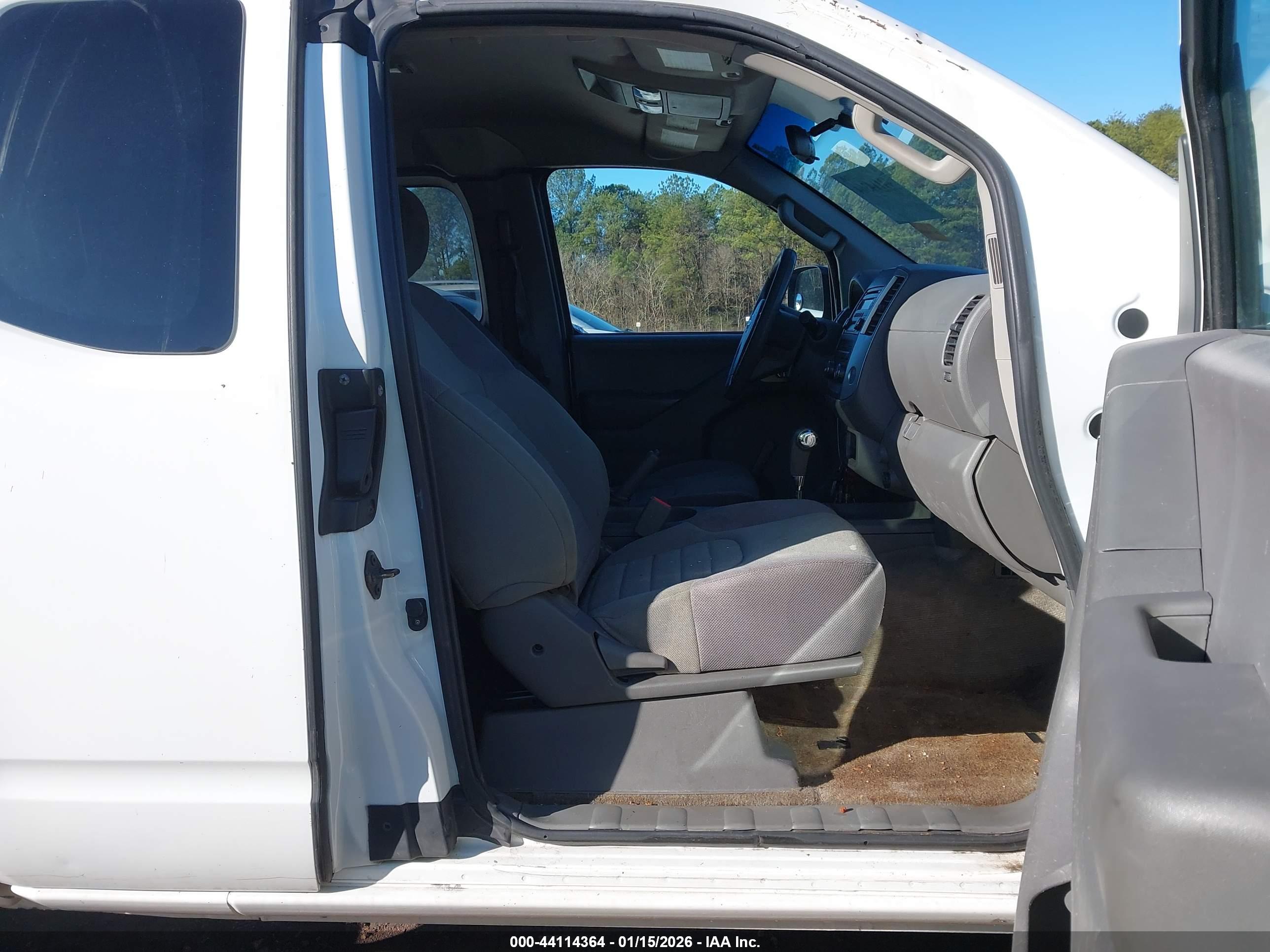 NISSAN FRONTIER image 5