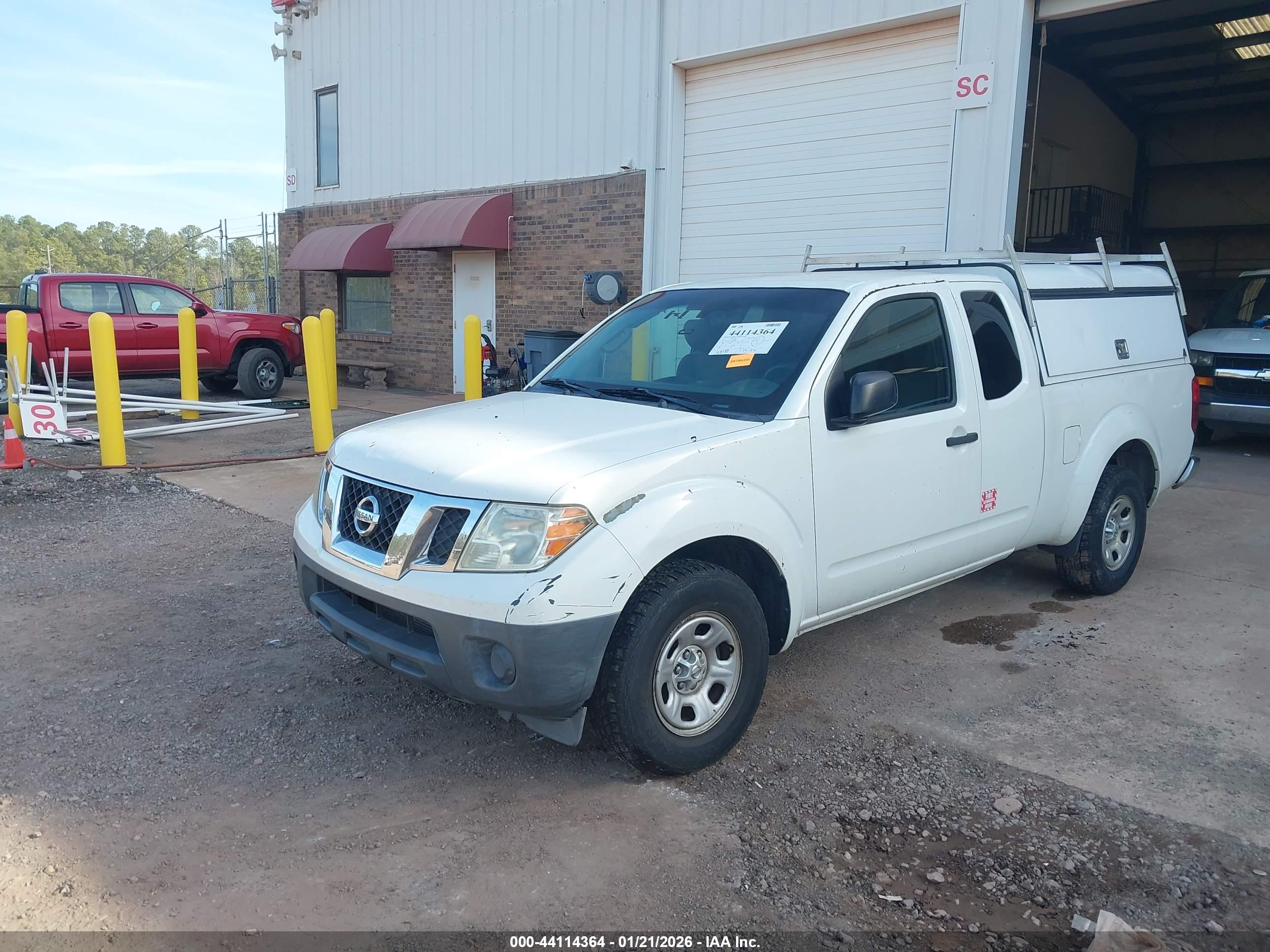 NISSAN FRONTIER image 6