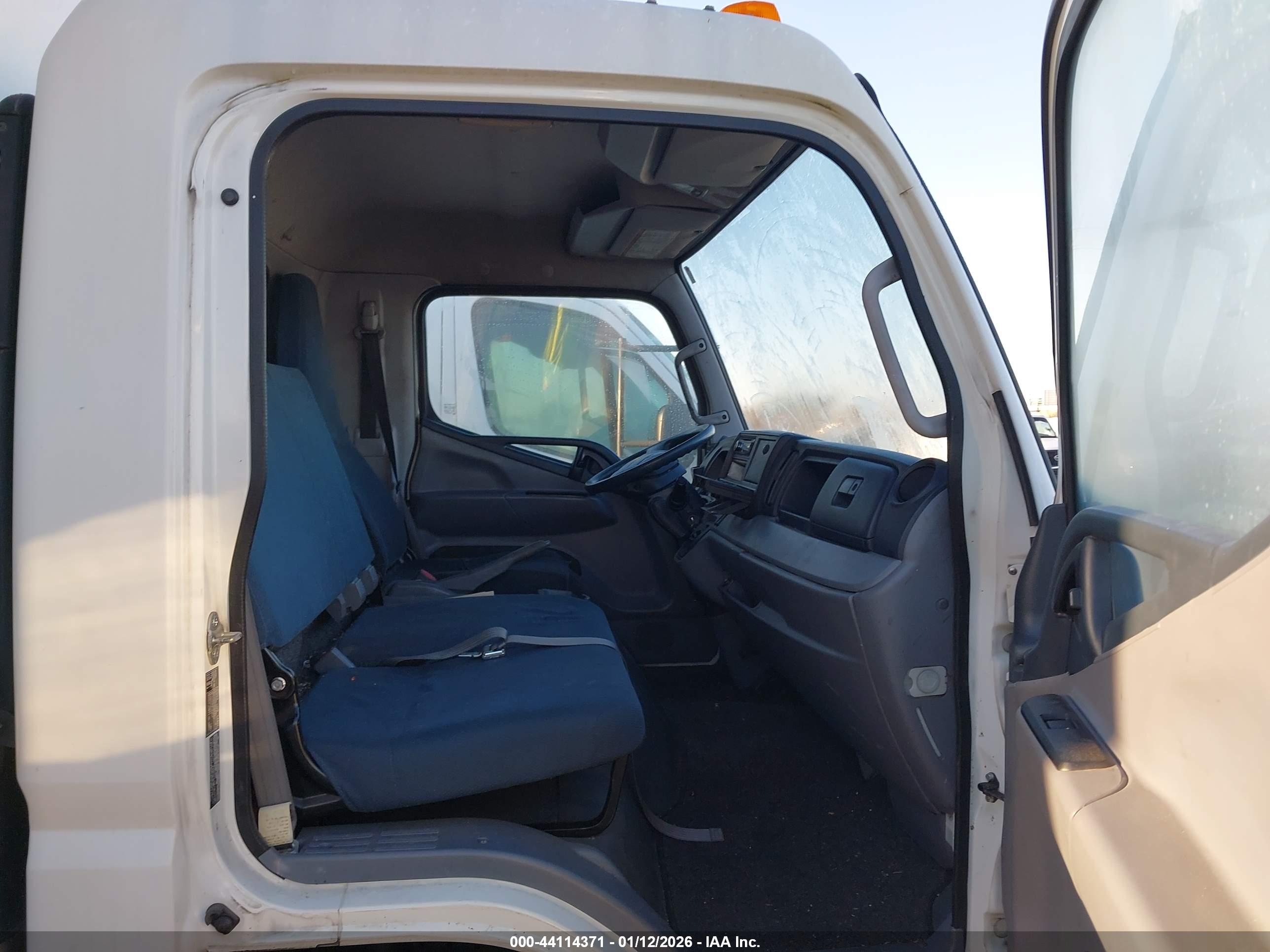 MITSUBISHI FUSO image 7
