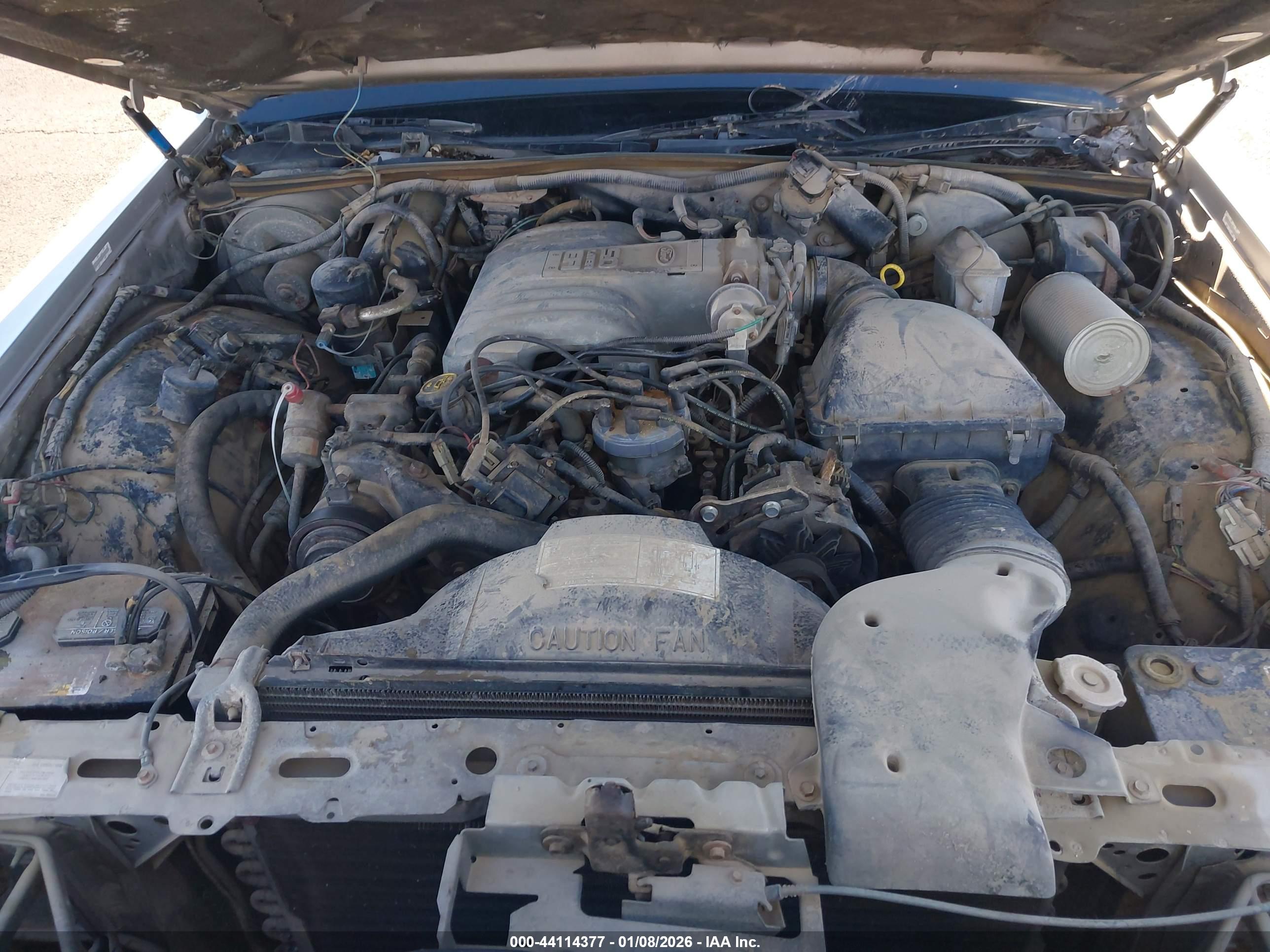 LINCOLN TOWN image 10