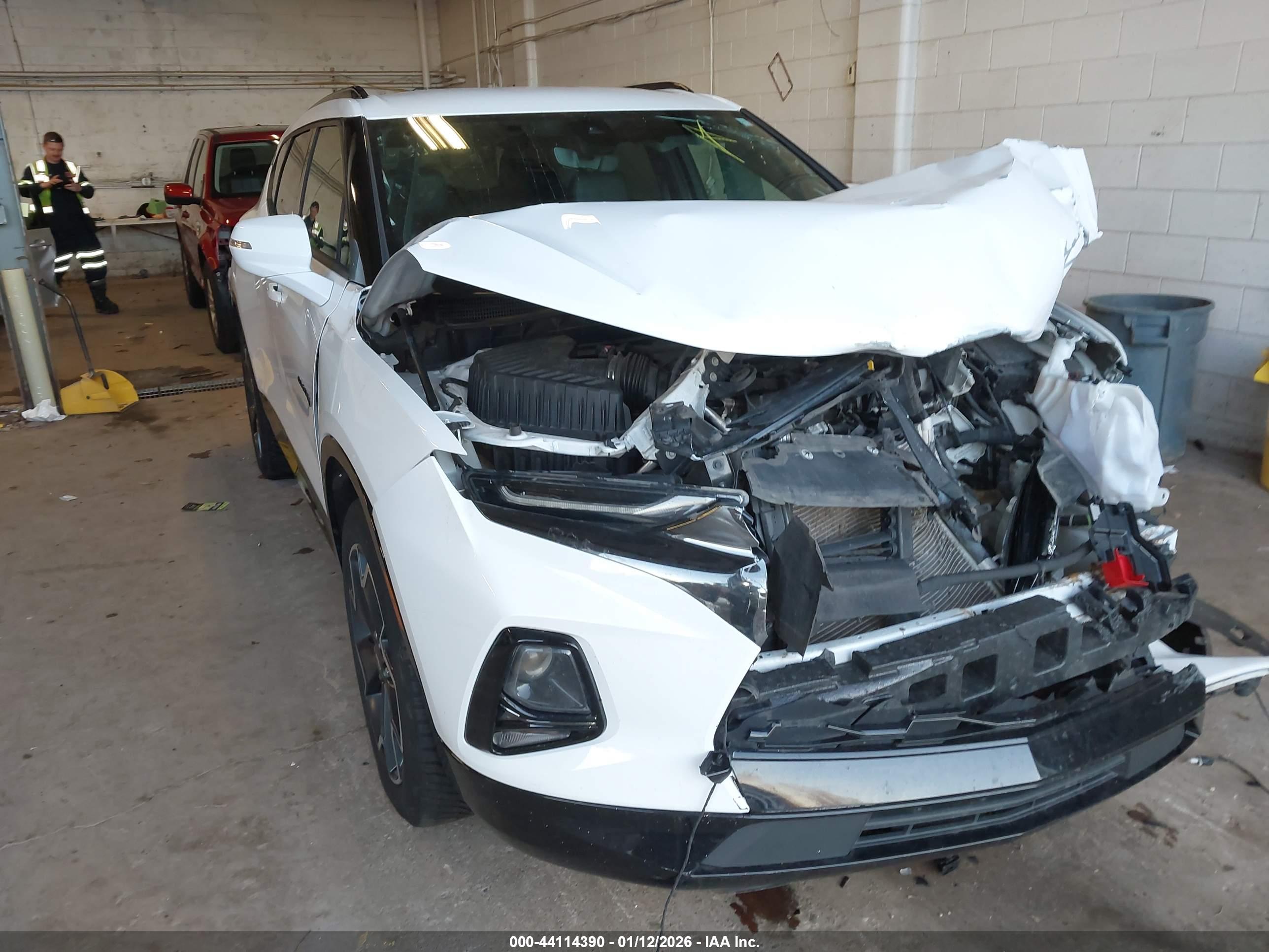 CHEVROLET BLAZER image 6