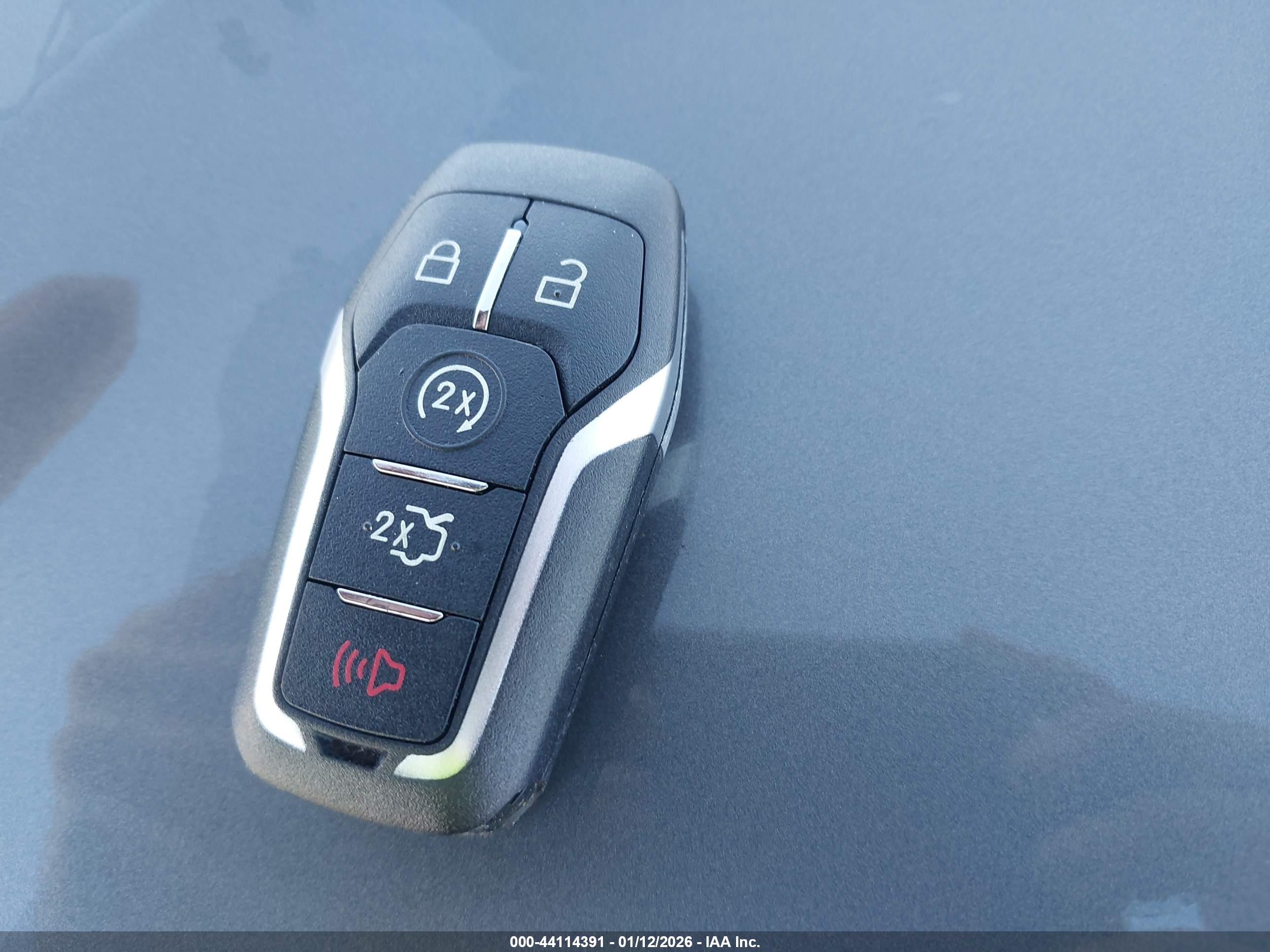 FORD FUSION image 11