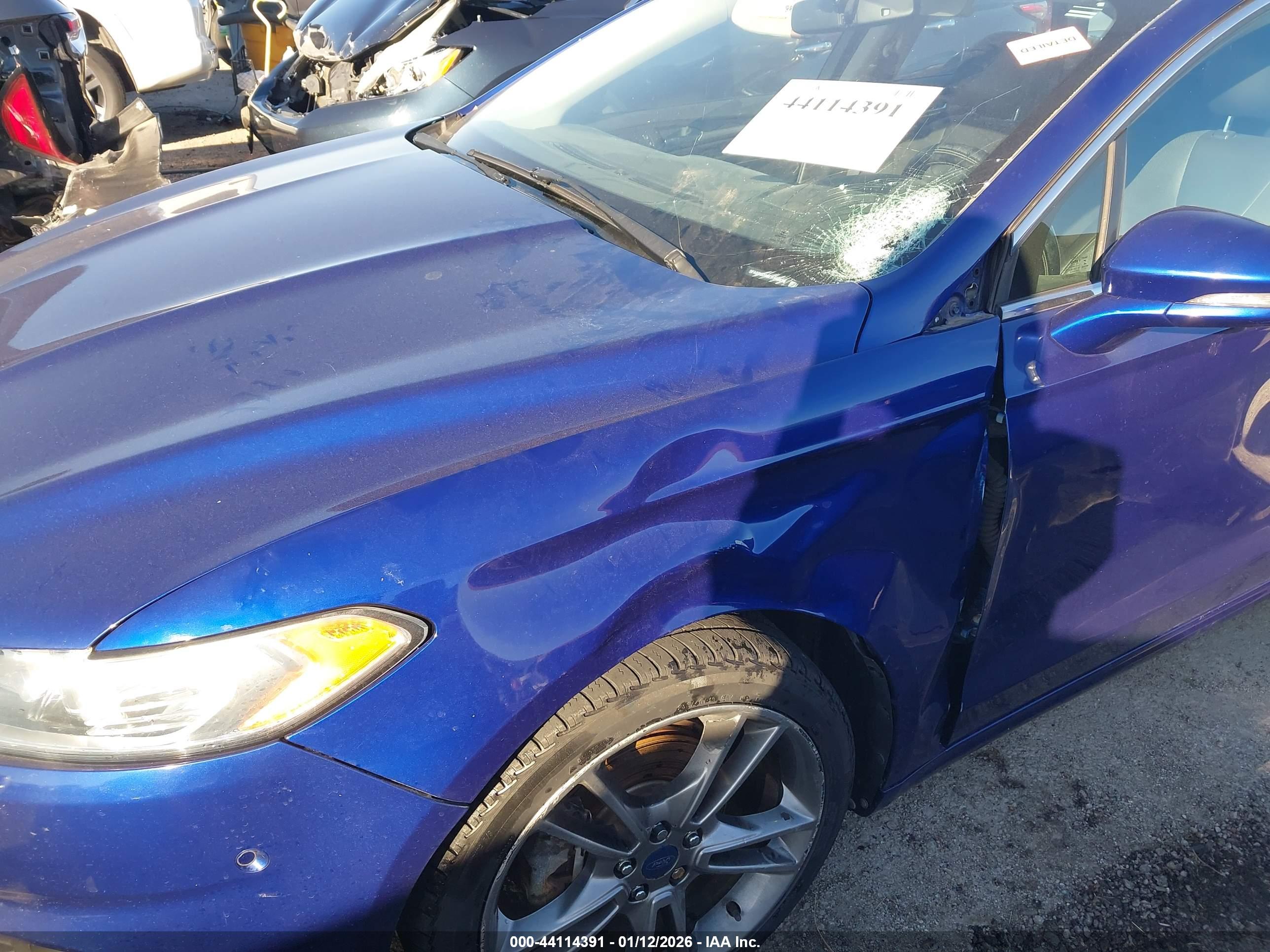 FORD FUSION image 6