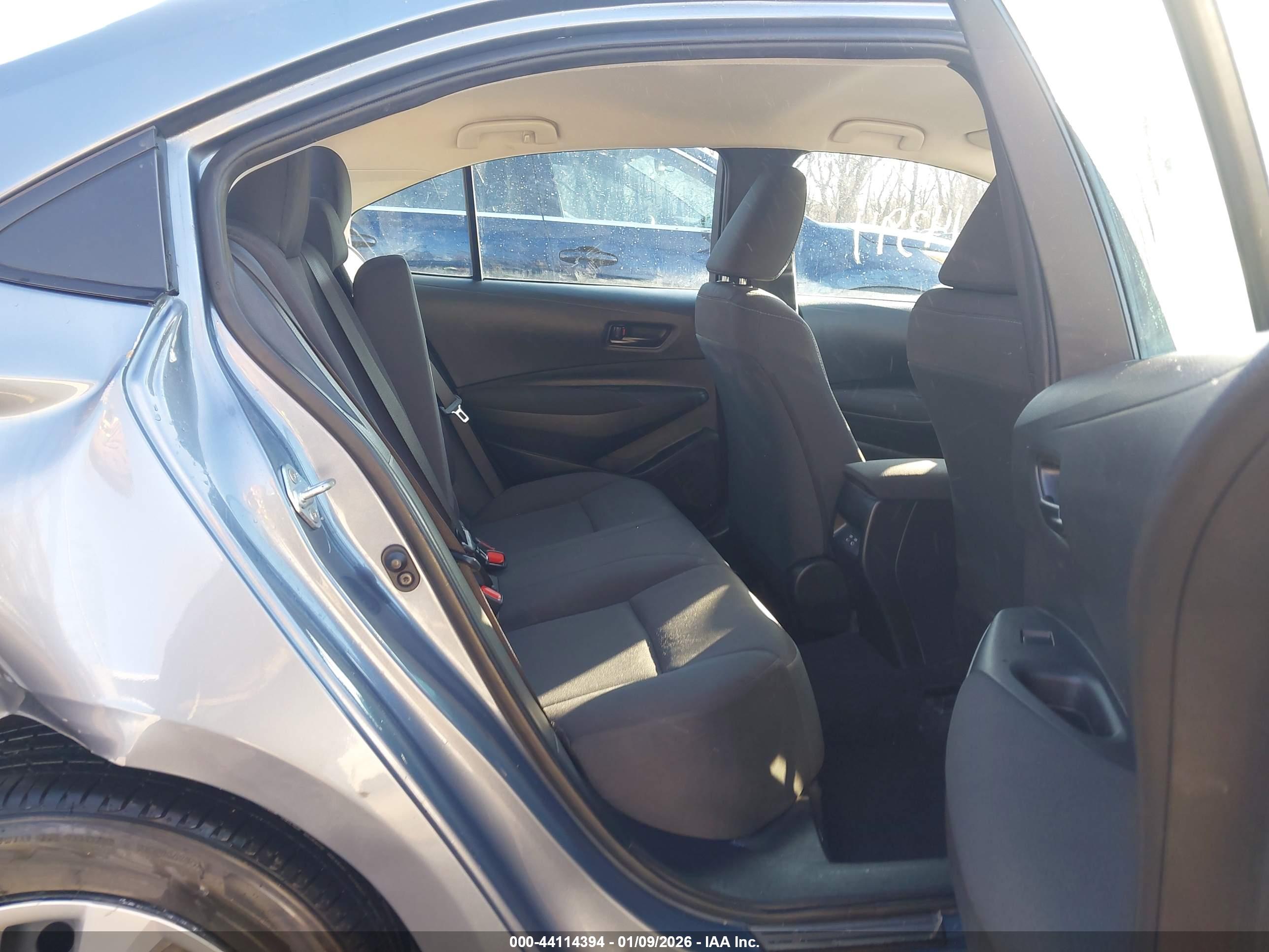 TOYOTA COROLLA image 8