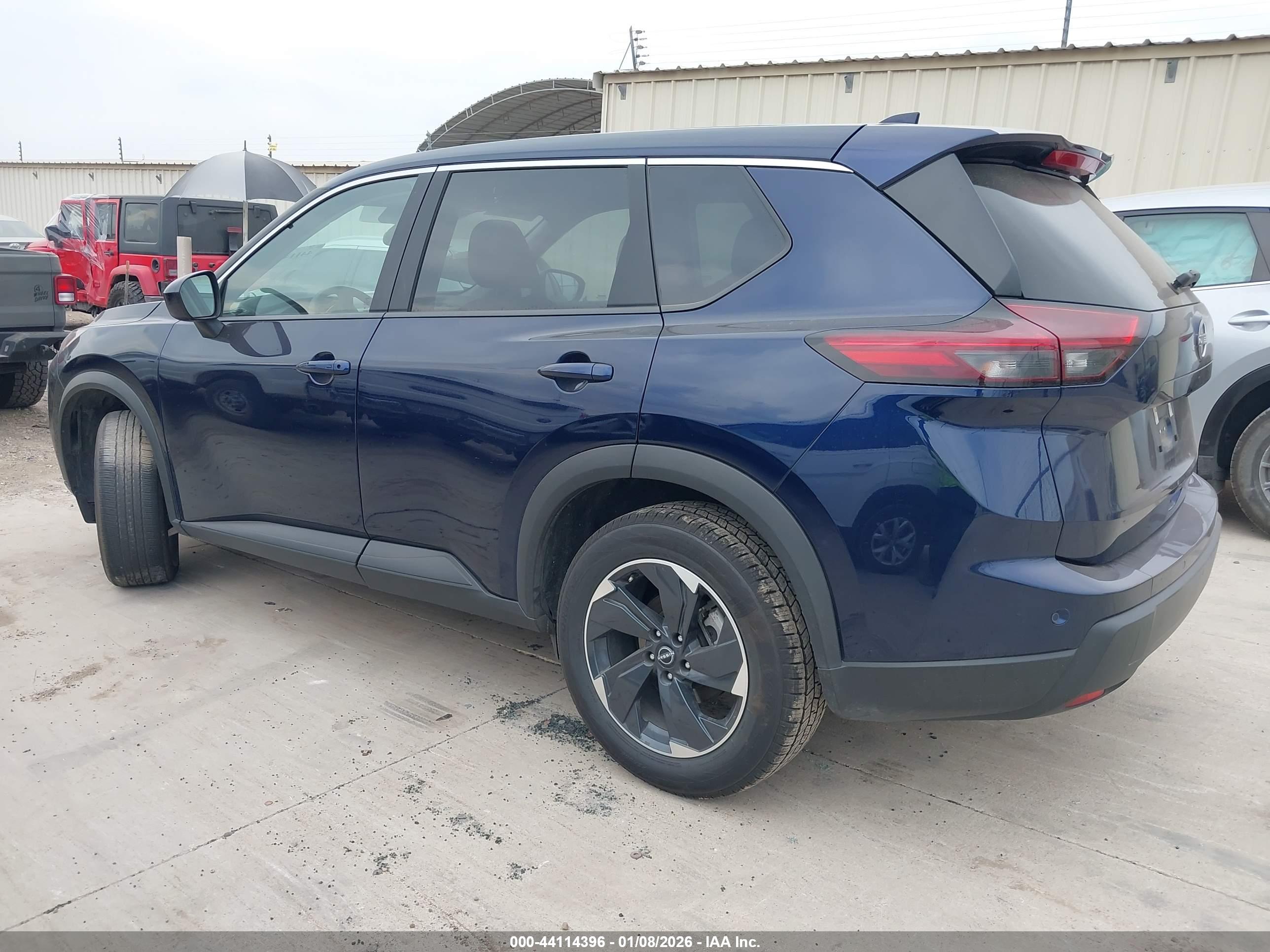 NISSAN ROGUE image 3