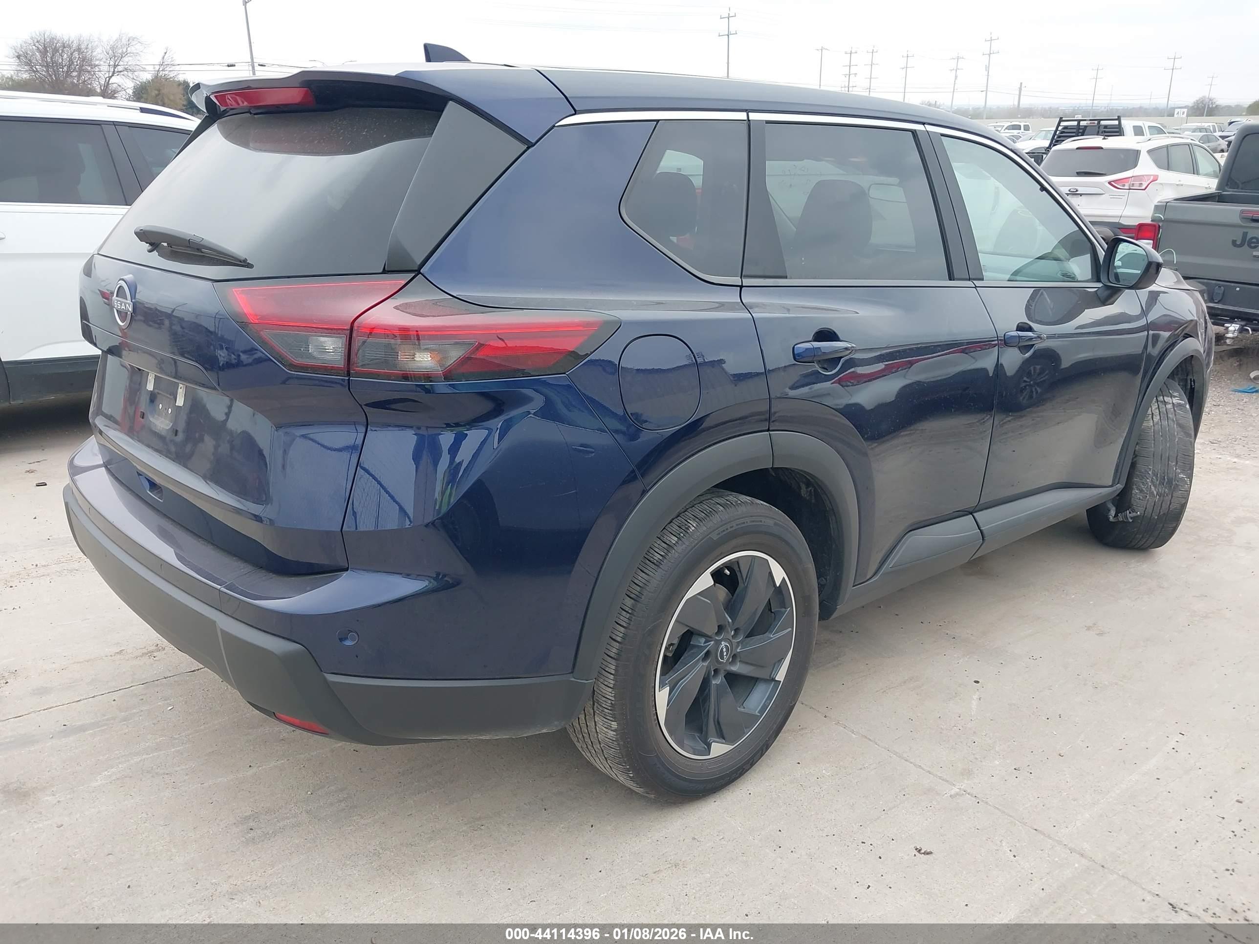 NISSAN ROGUE image 4