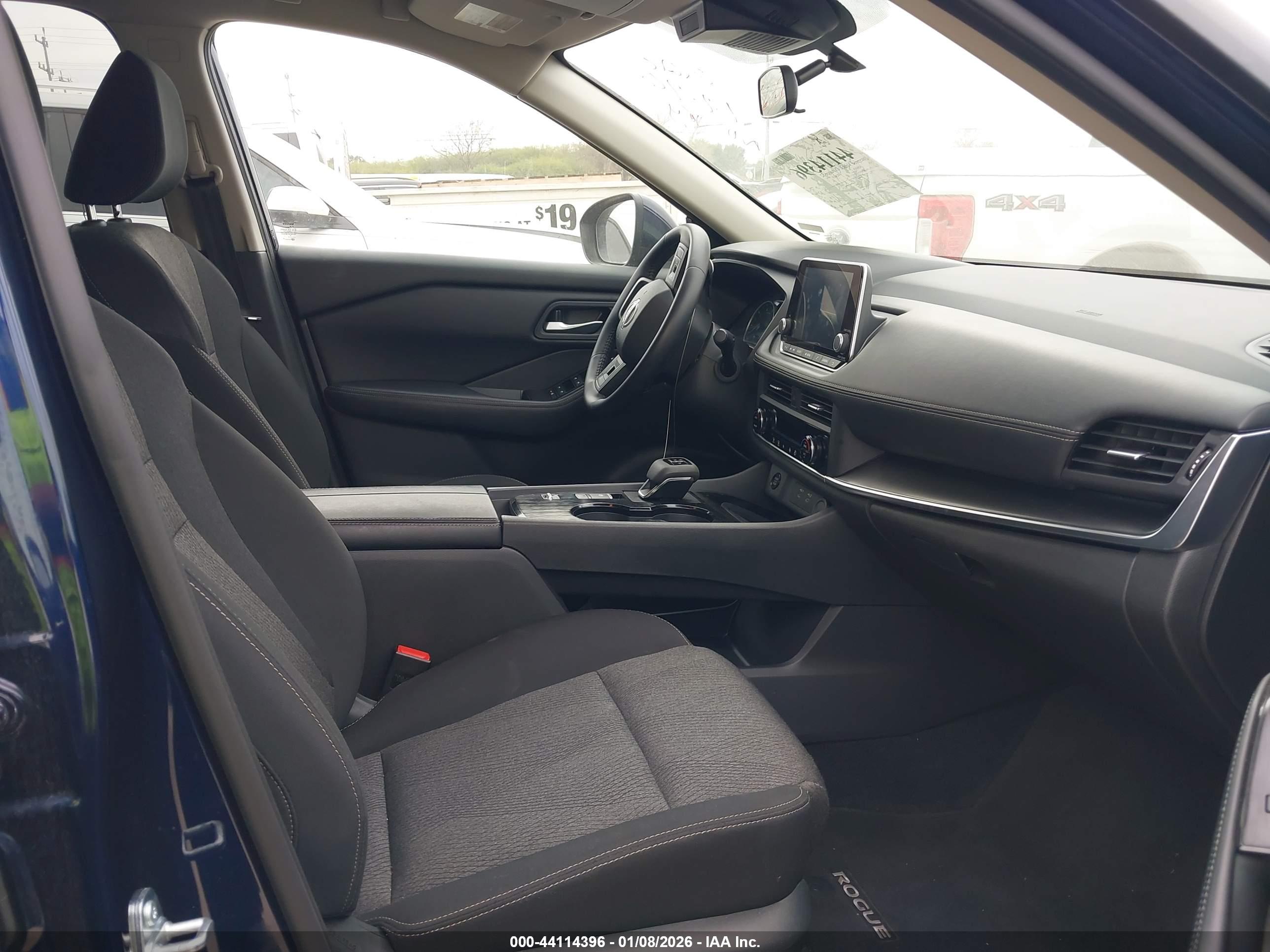 NISSAN ROGUE image 5