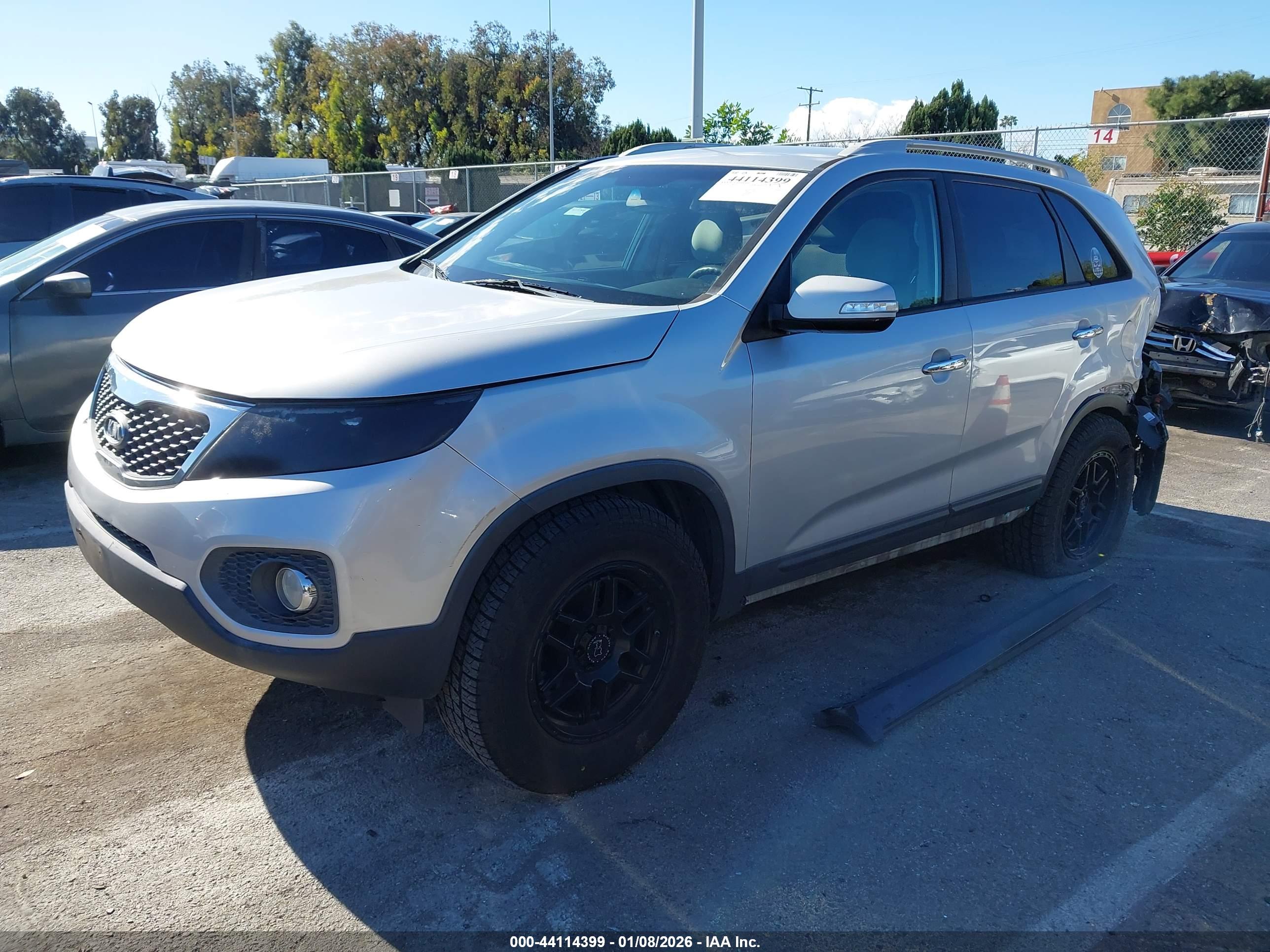 KIA SORENTO image 2