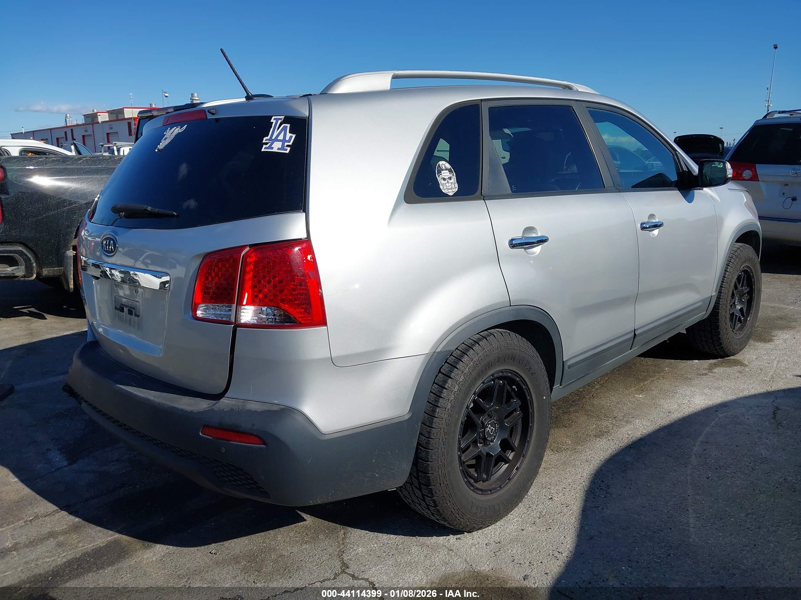 KIA SORENTO image 4