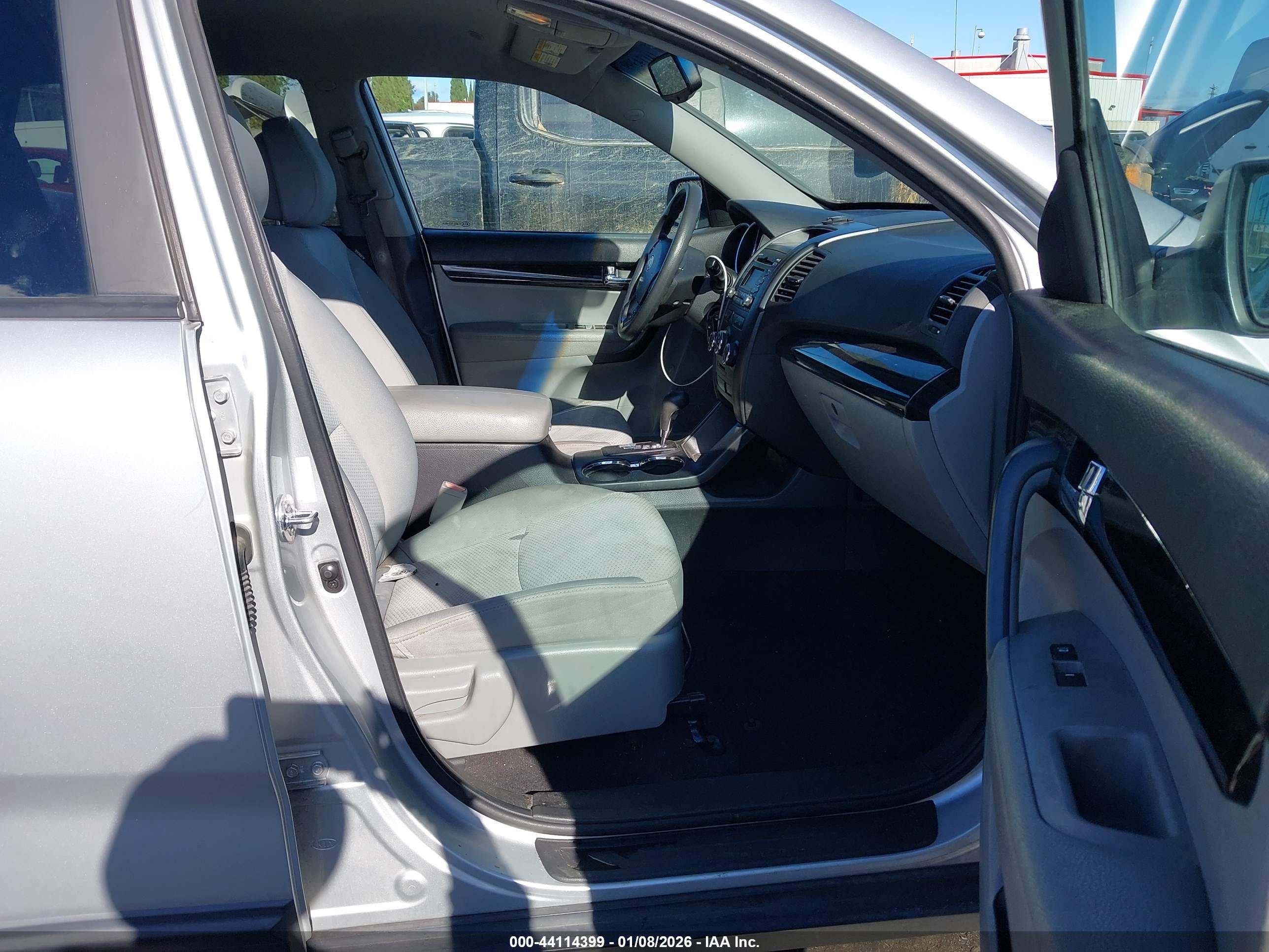 KIA SORENTO image 5