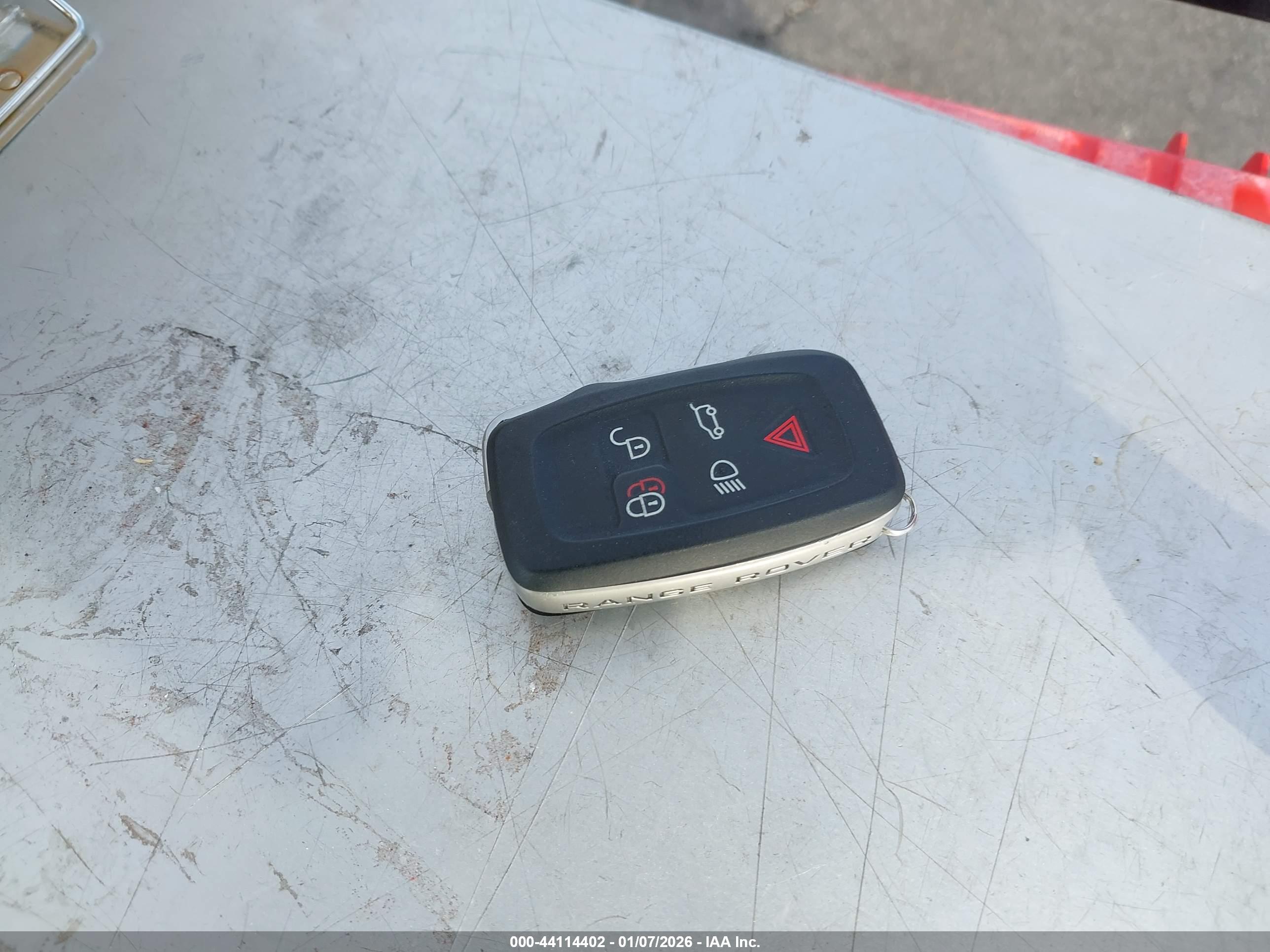 LAND ROVER image 11